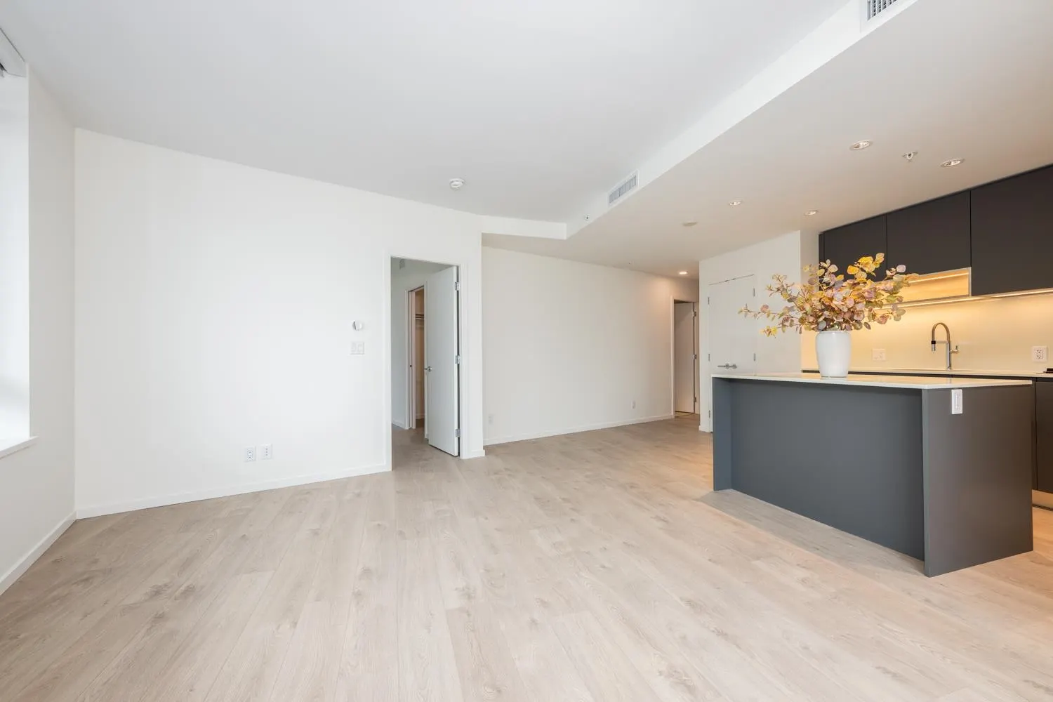931 6600 Minoru Boulevard