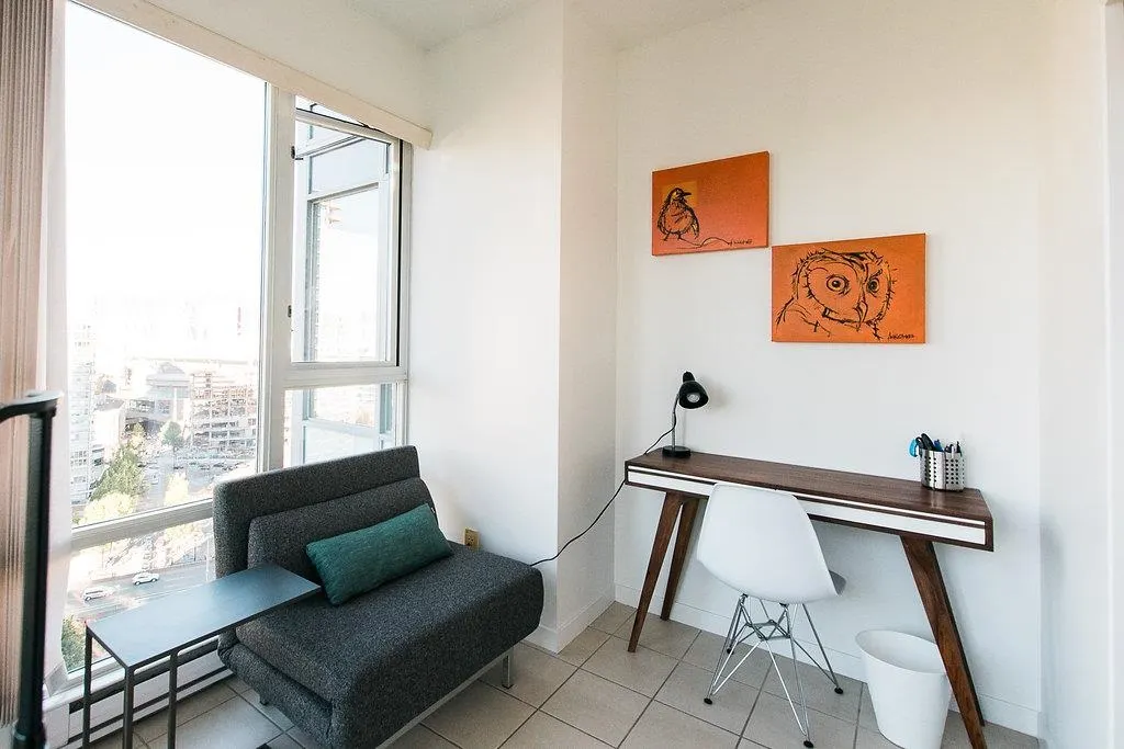 2706 1067 Marinaside Crescent