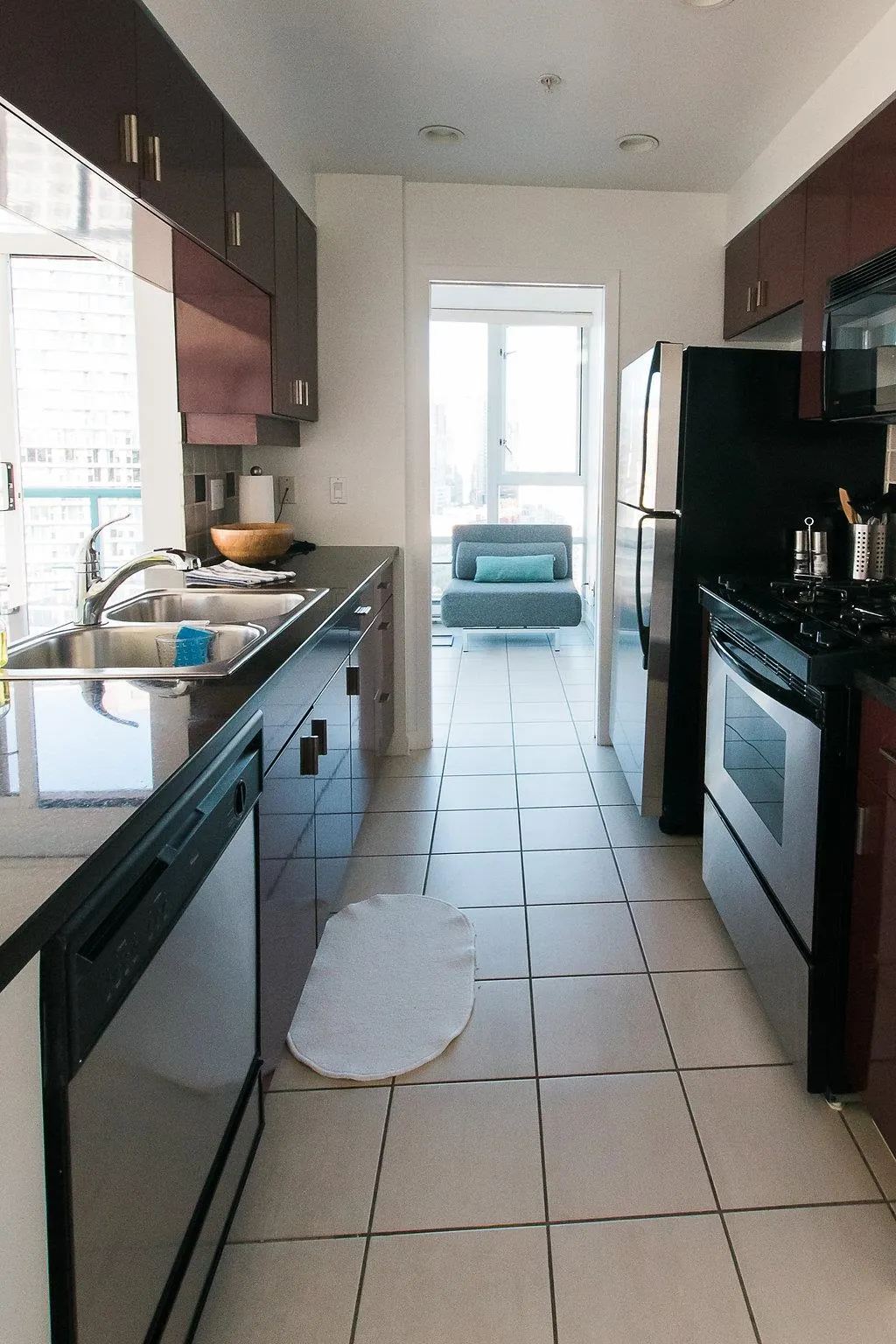 2706 1067 Marinaside Crescent