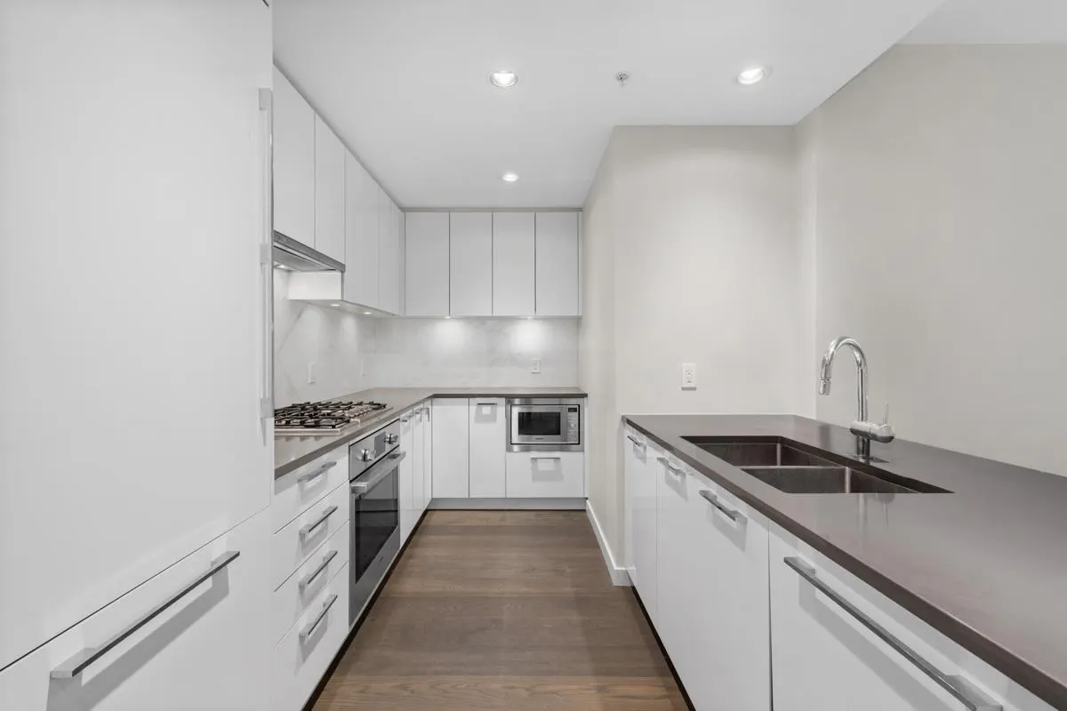 110 5687 Gray Avenue