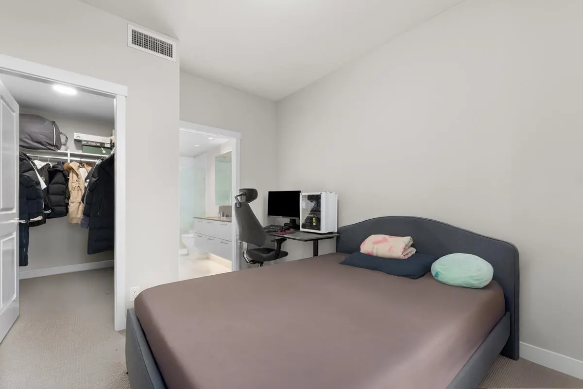 110 5687 Gray Avenue