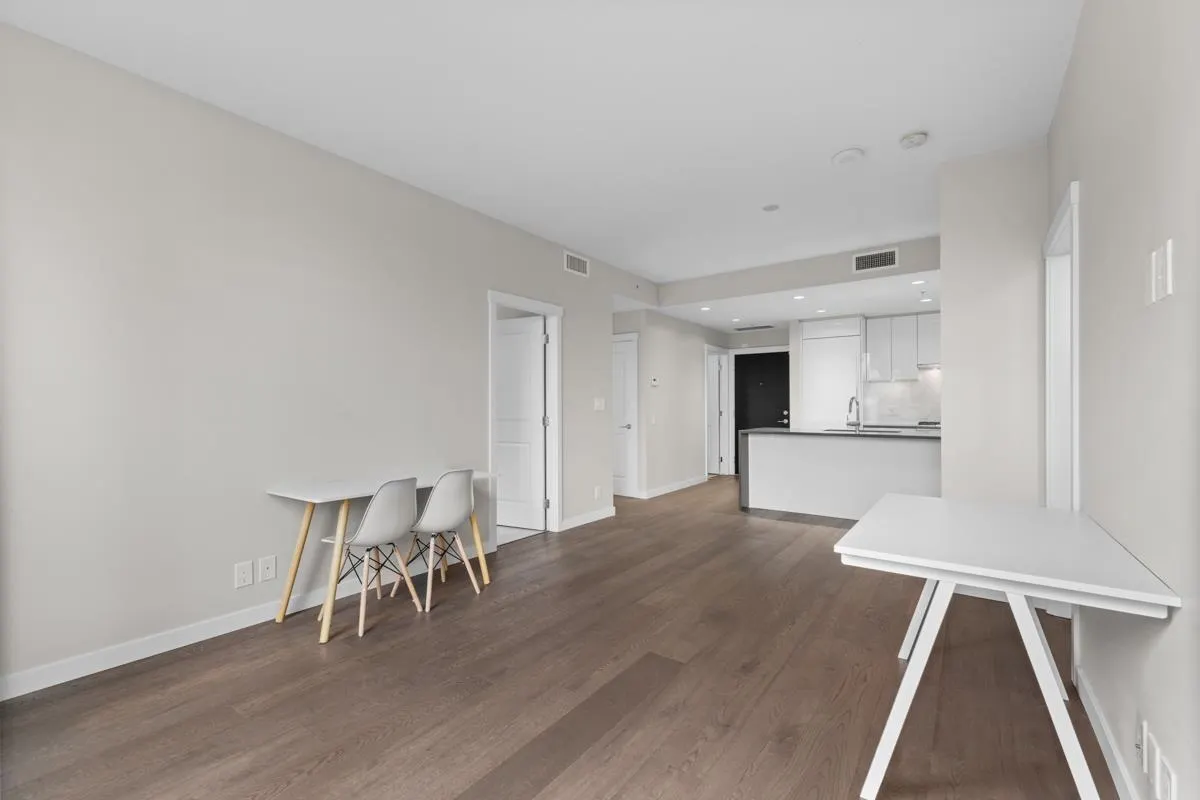 110 5687 Gray Avenue