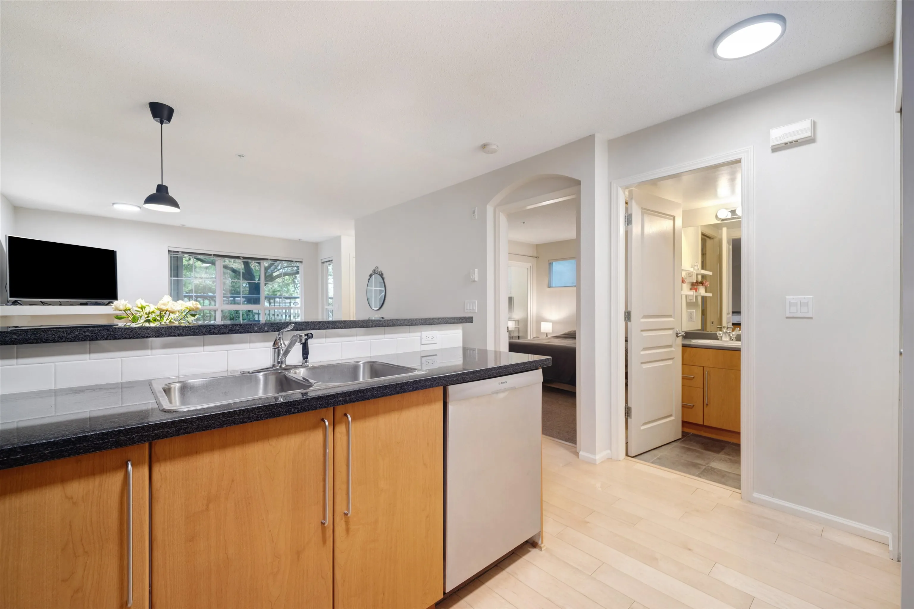1131 Ross Road