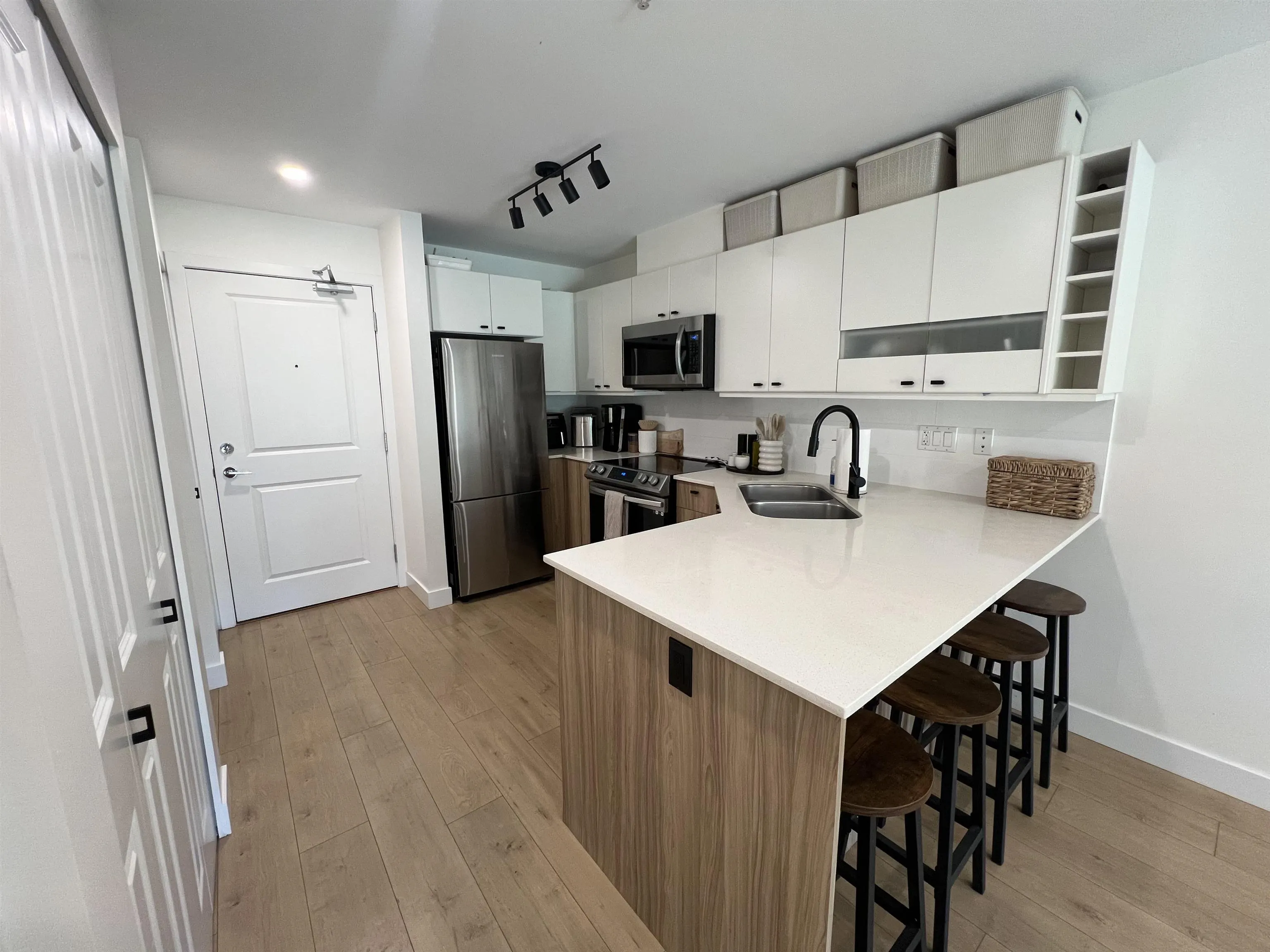 102 21009 56 Avenue