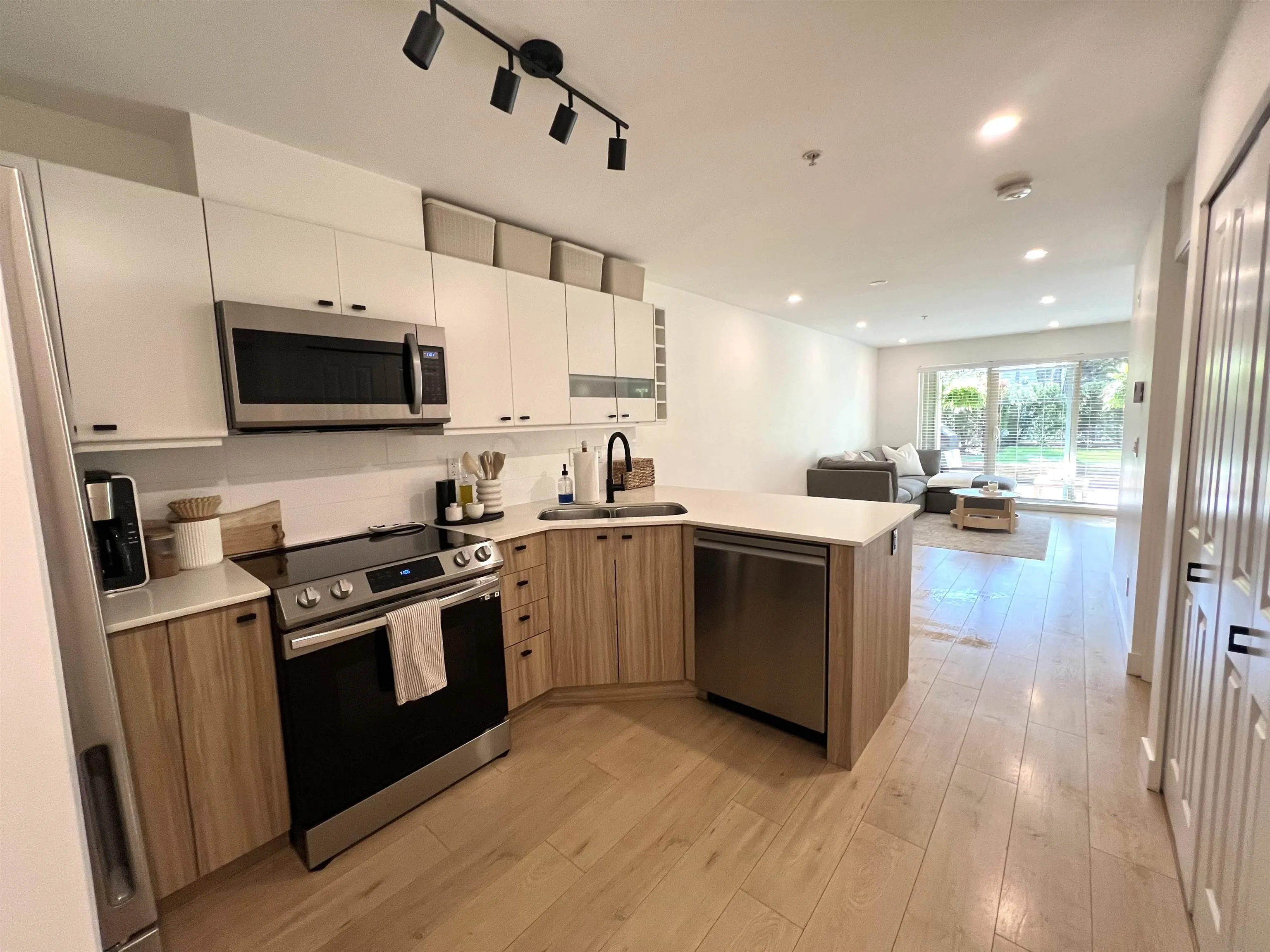 102 21009 56 Avenue