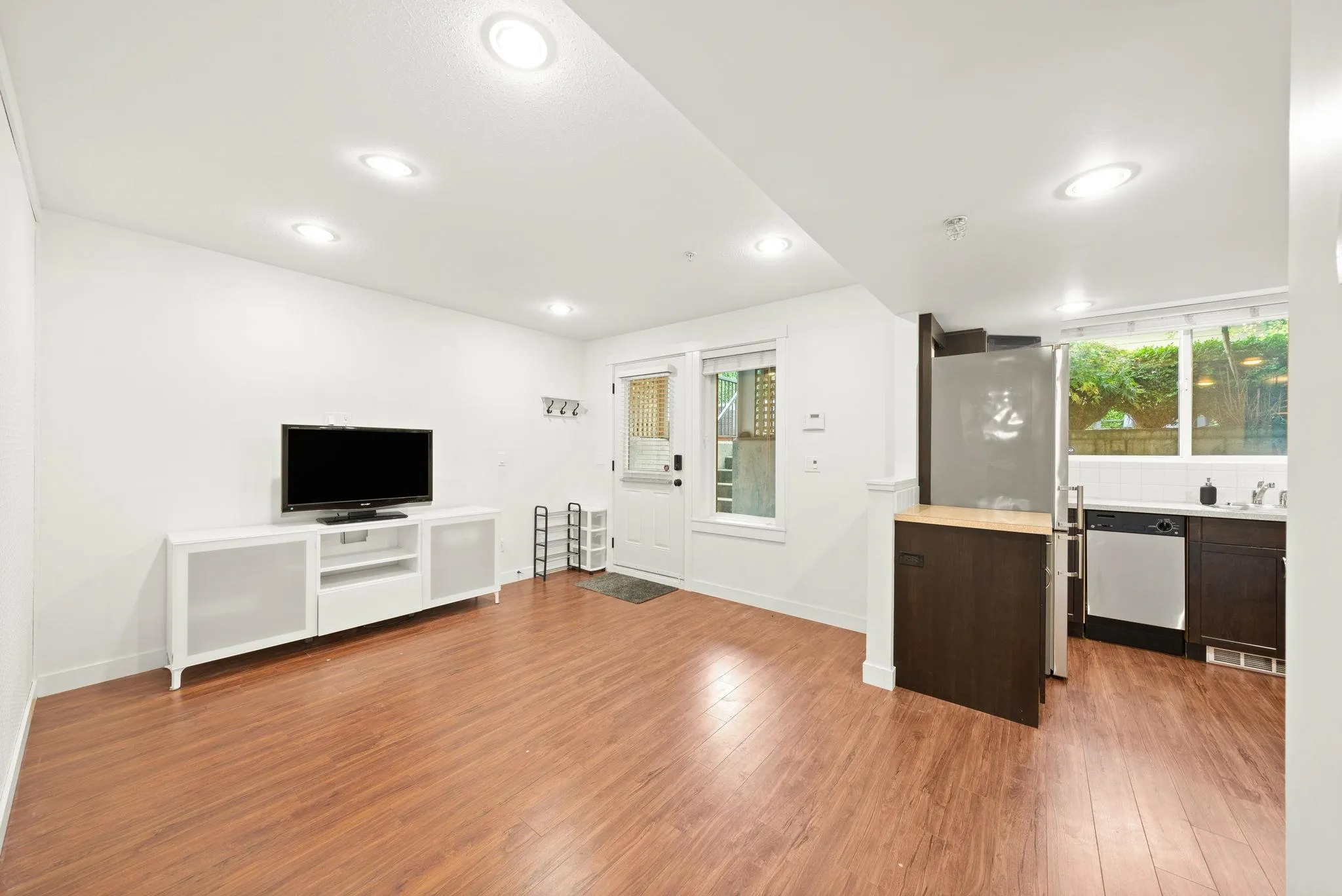 9445 Kanaka Street