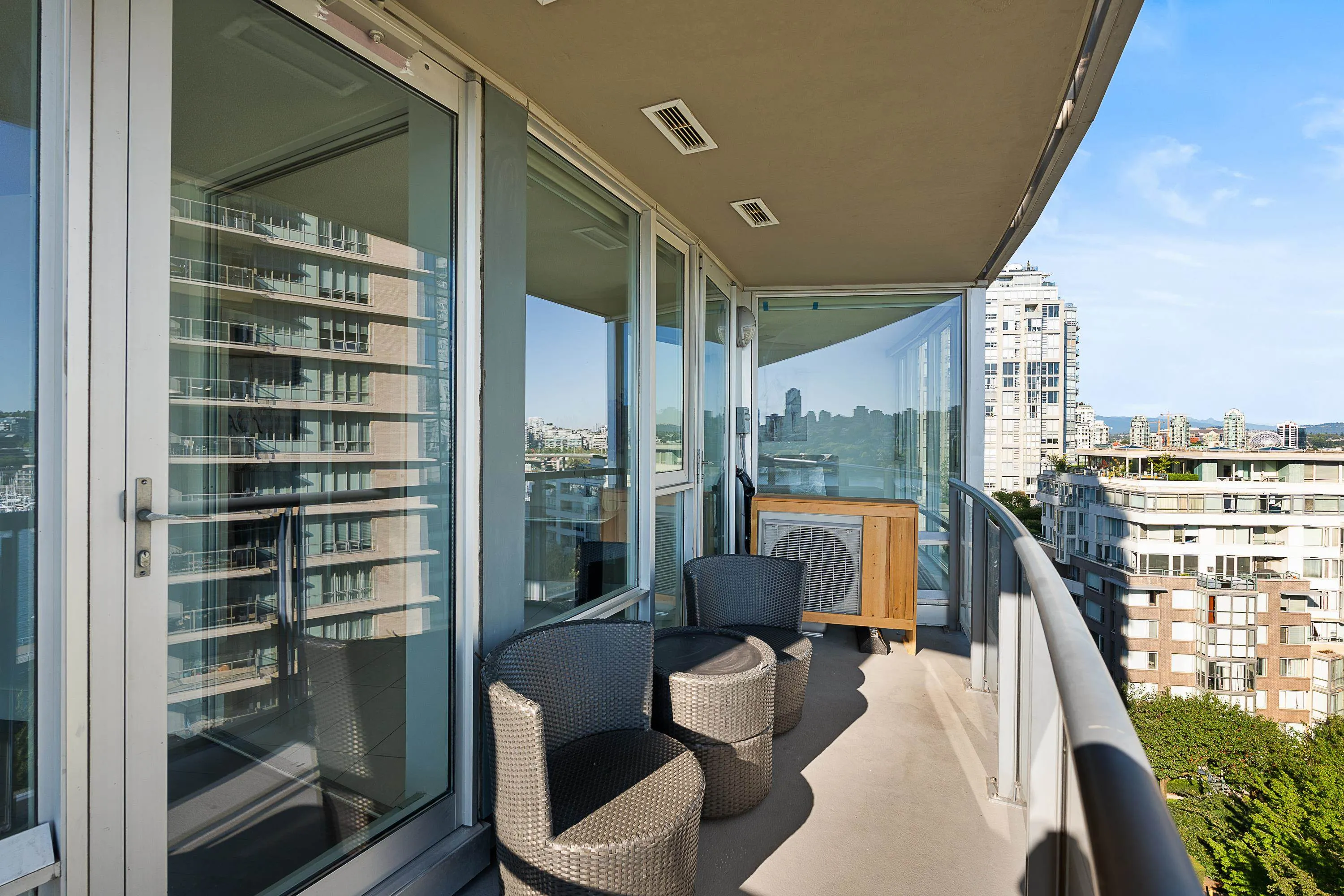 1202 1383 Marinaside Crescent