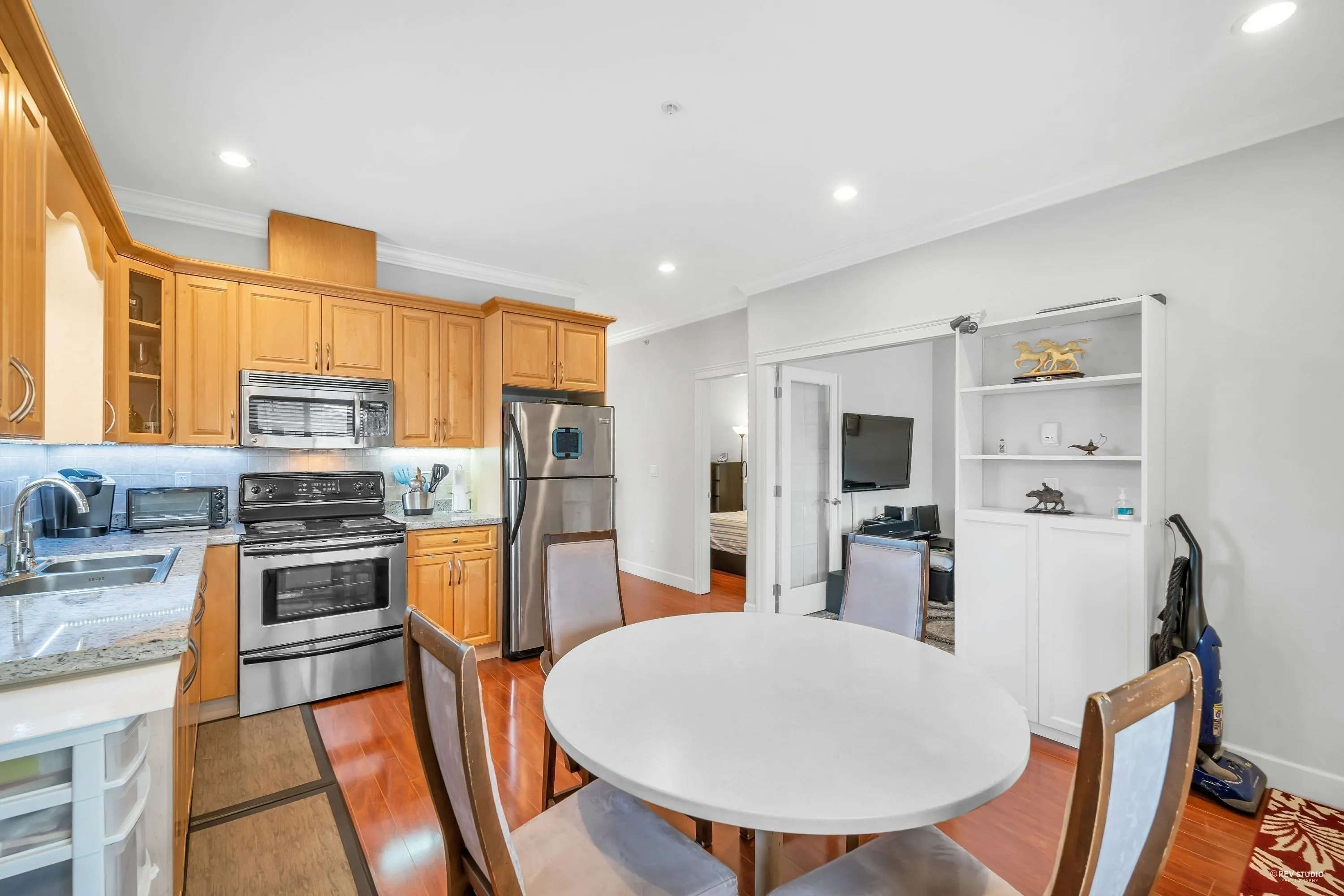 669 W 71st Avenue