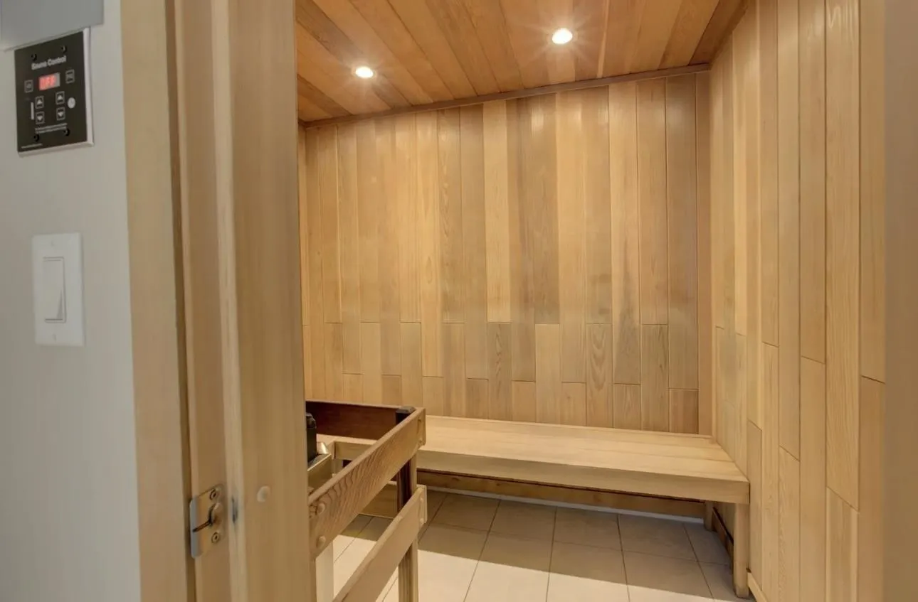 1606 288 W 1st Avenue