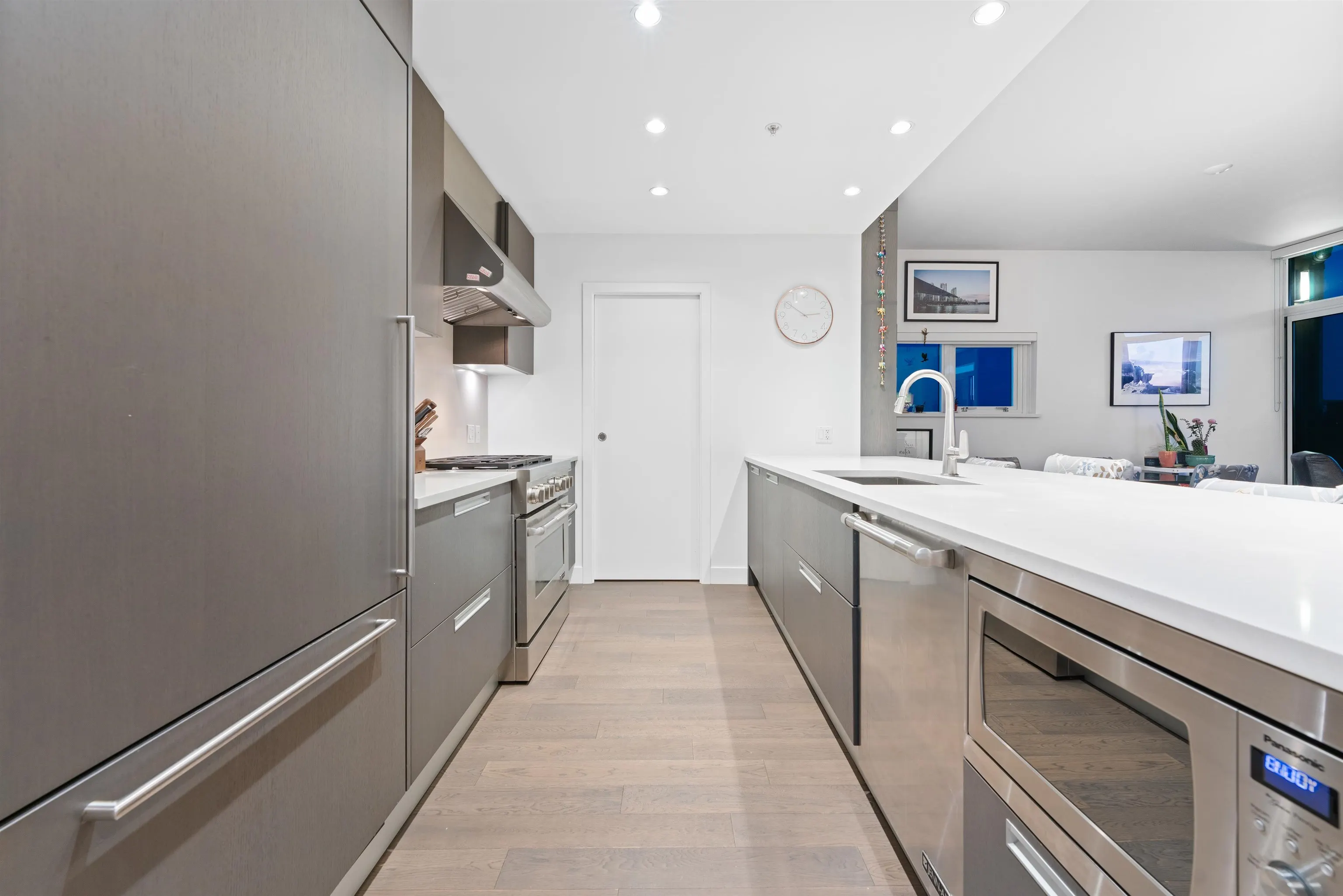 1606 288 W 1st Avenue