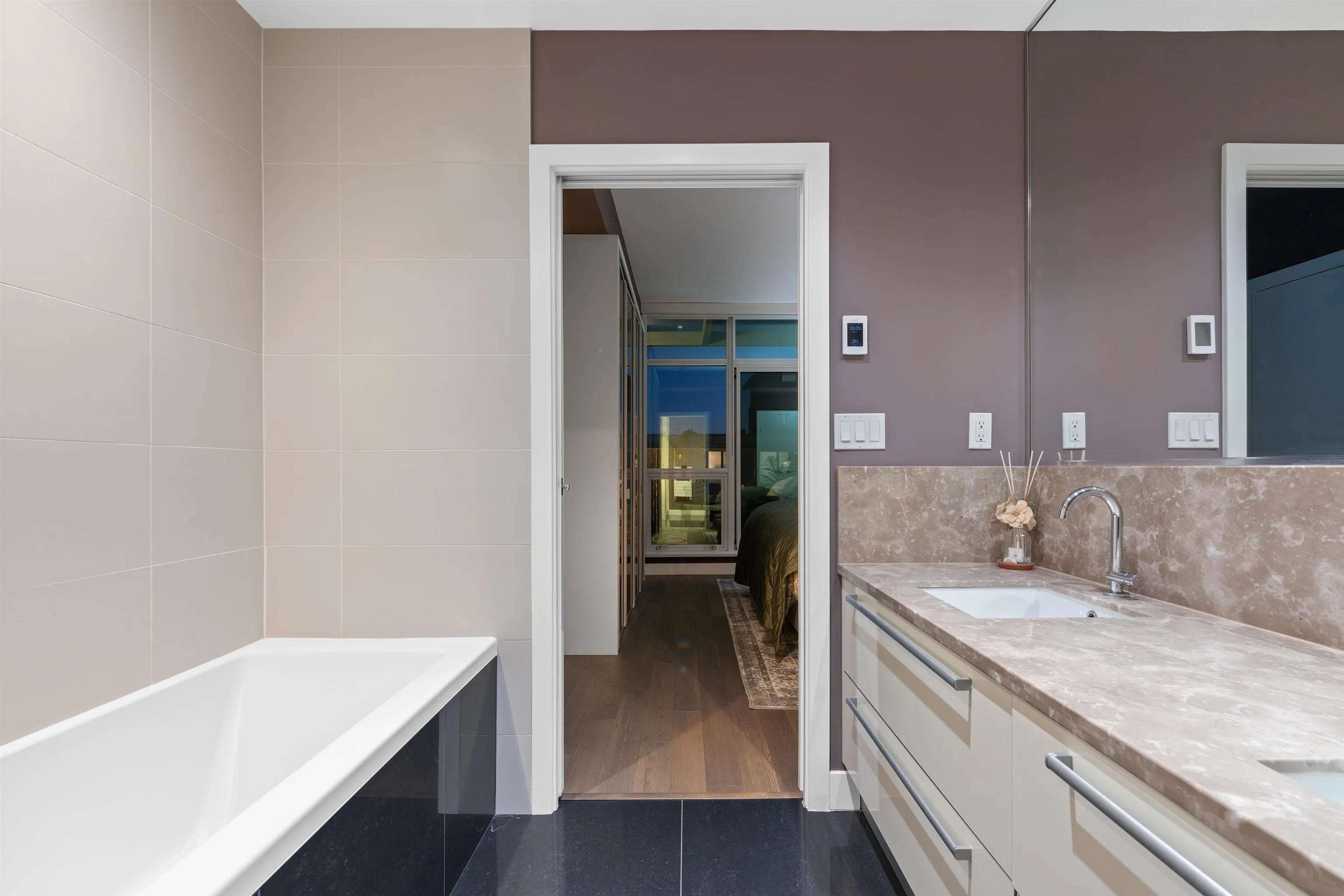 1606 288 W 1st Avenue