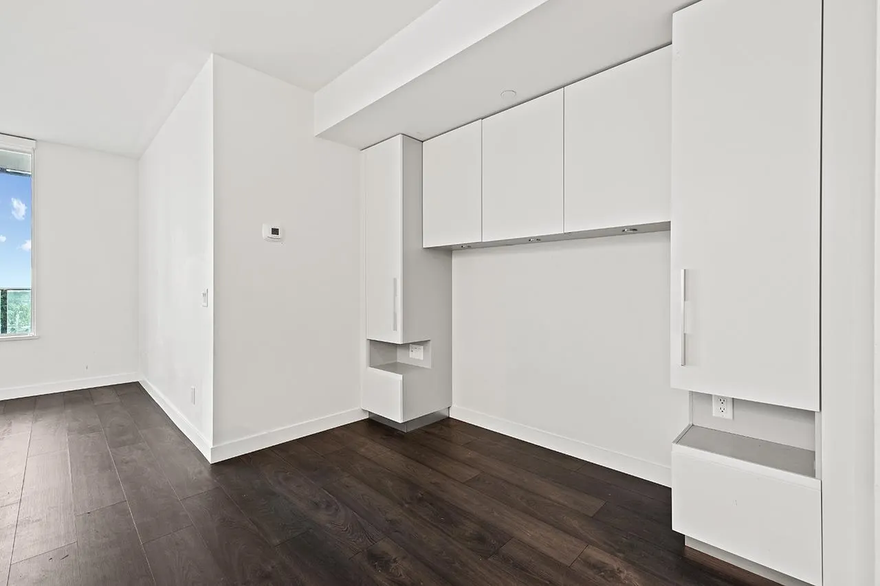 2703 6463 Silver Avenue