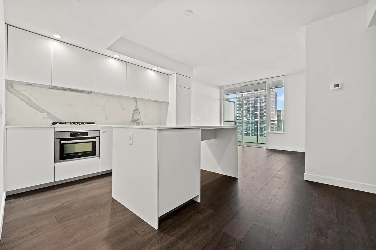 2703 6463 Silver Avenue