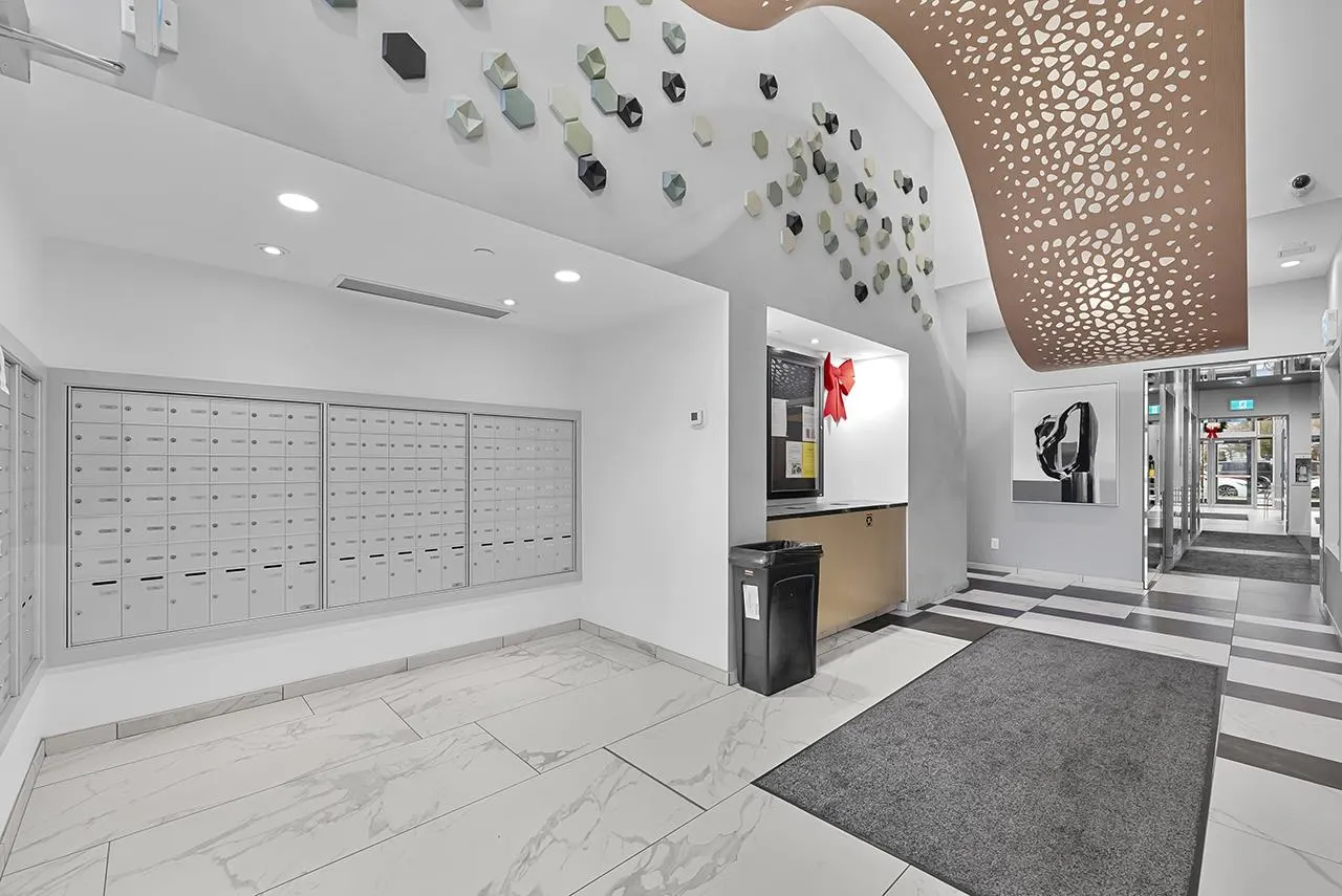 2703 6463 Silver Avenue