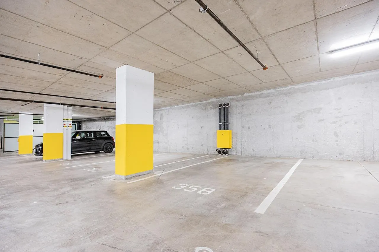 2703 6463 Silver Avenue