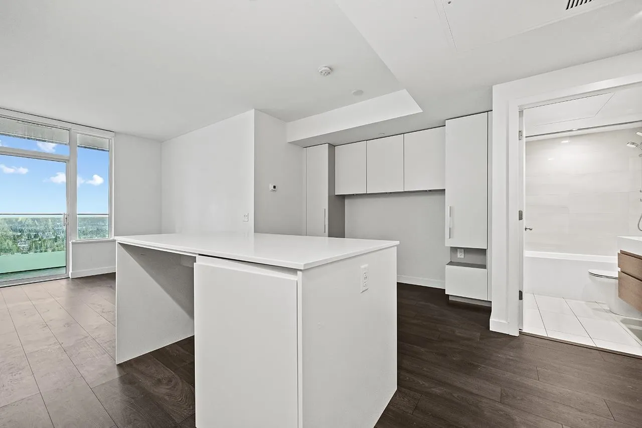 2703 6463 Silver Avenue