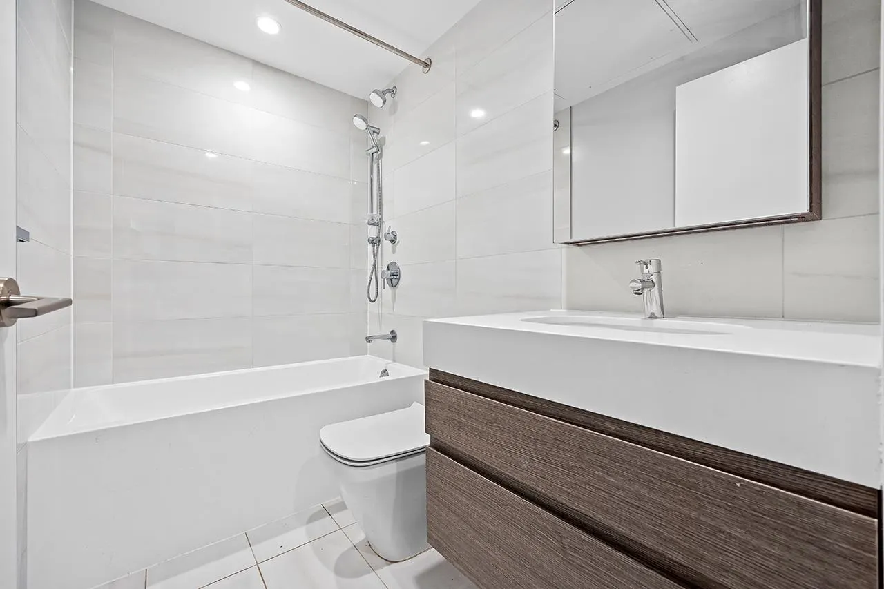 2703 6463 Silver Avenue