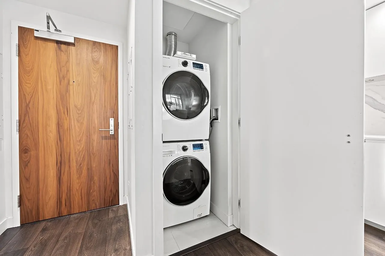 2703 6463 Silver Avenue