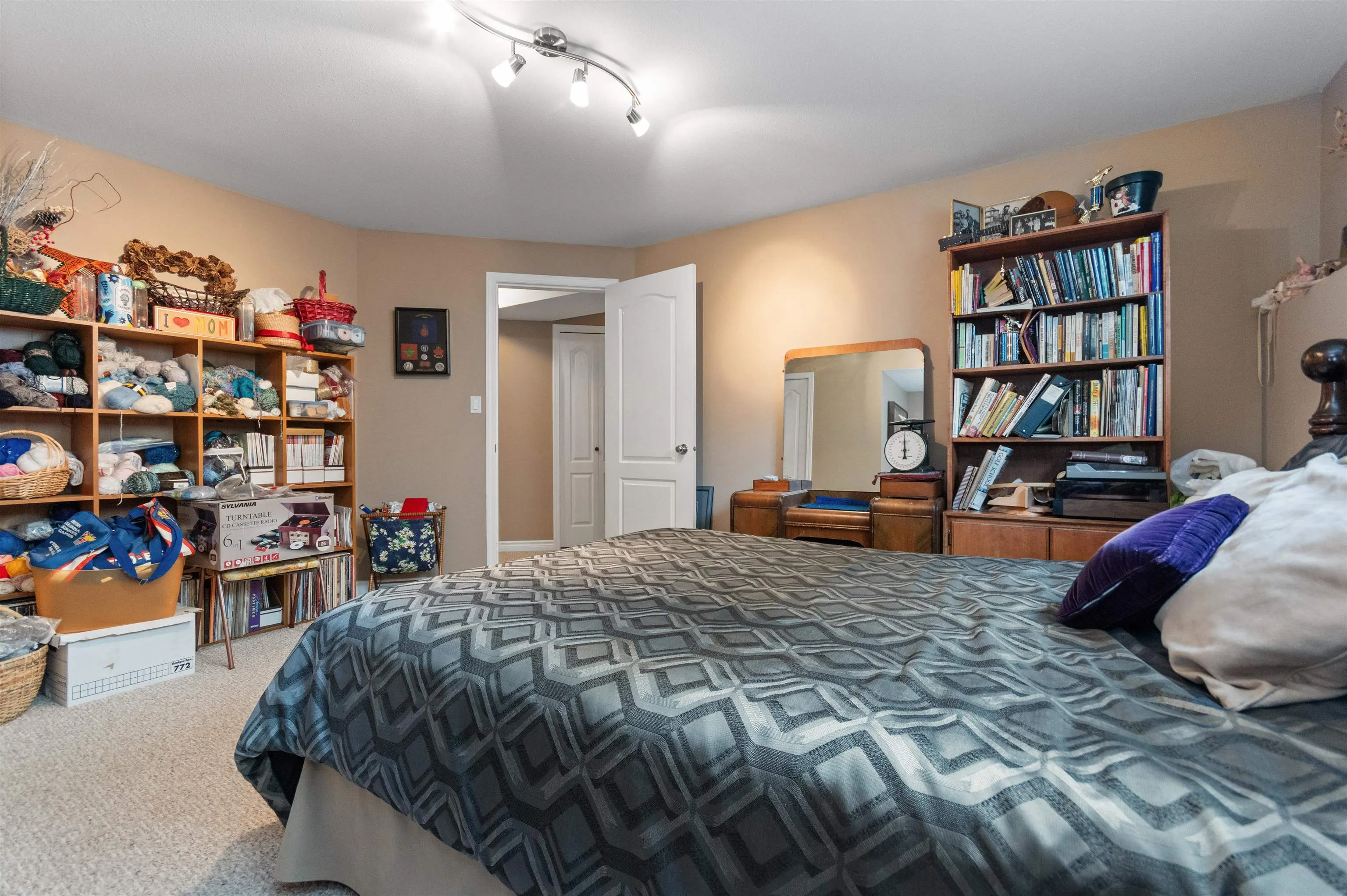 44683 Riverwood Crescent