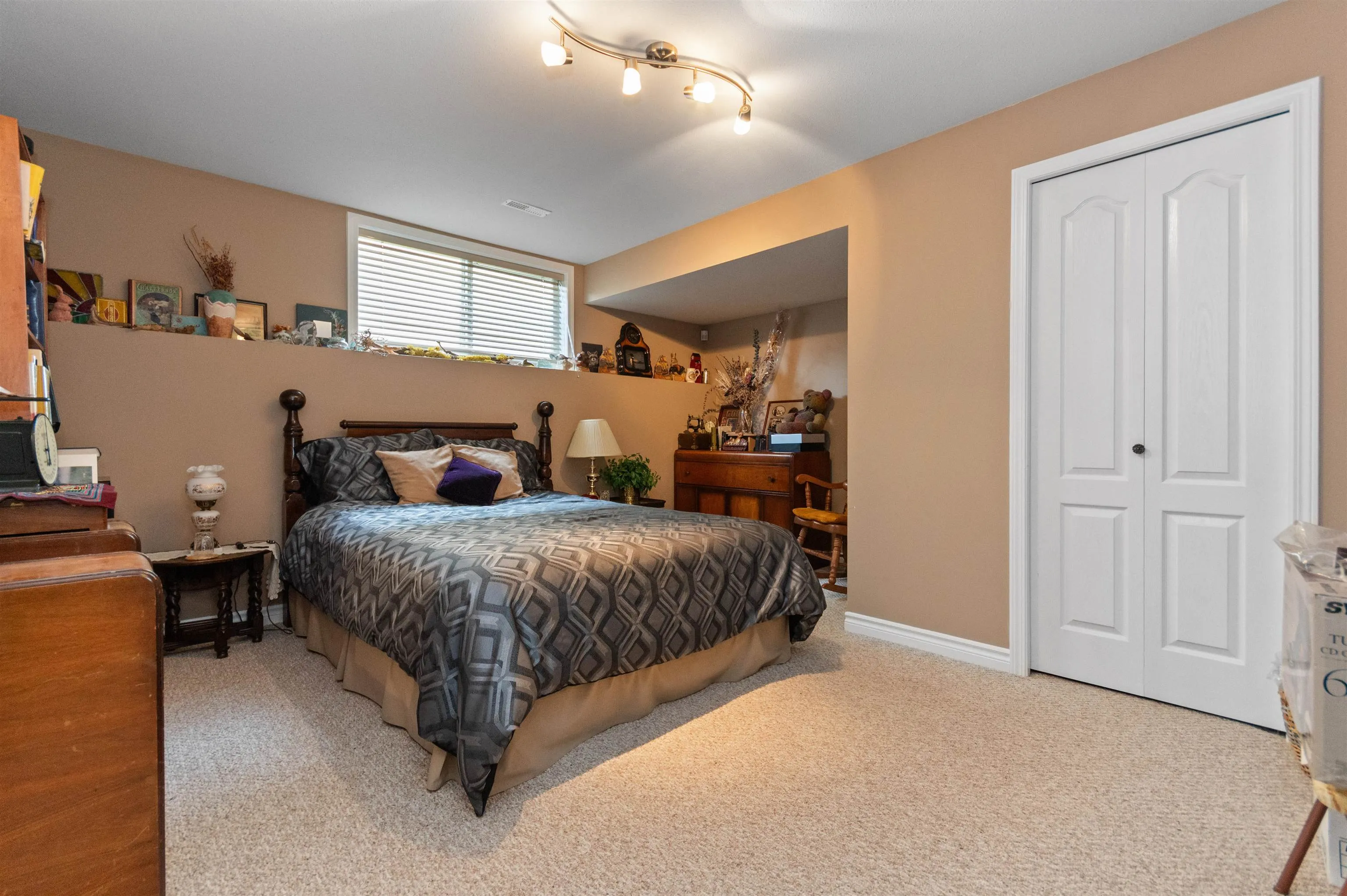 44683 Riverwood Crescent