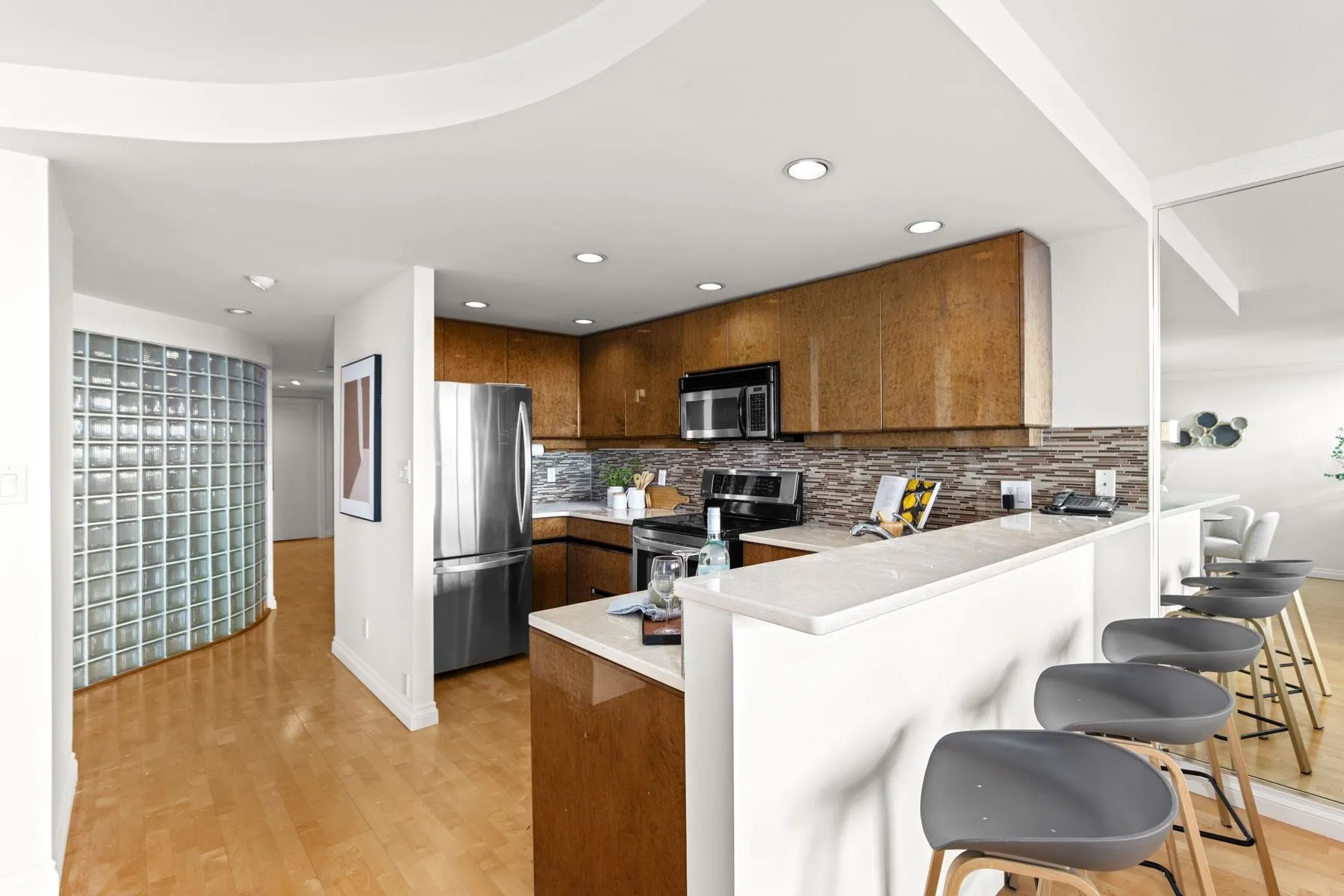 503 1995 Beach Avenue