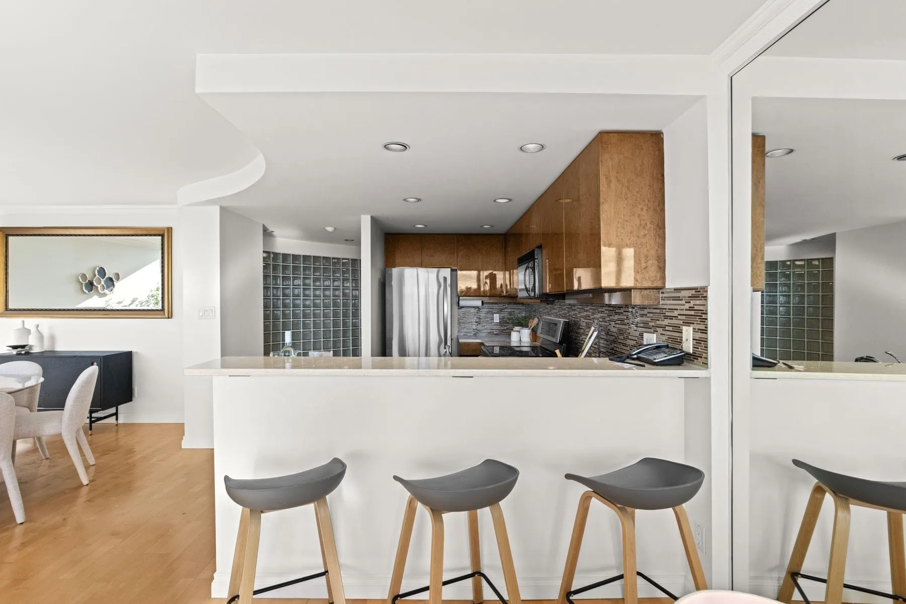 503 1995 Beach Avenue