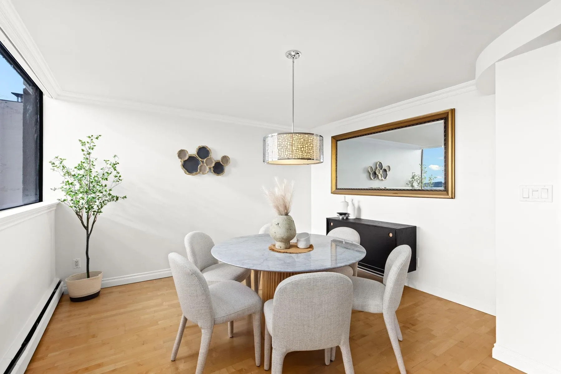 503 1995 Beach Avenue