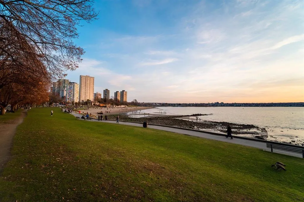 503 1995 Beach Avenue