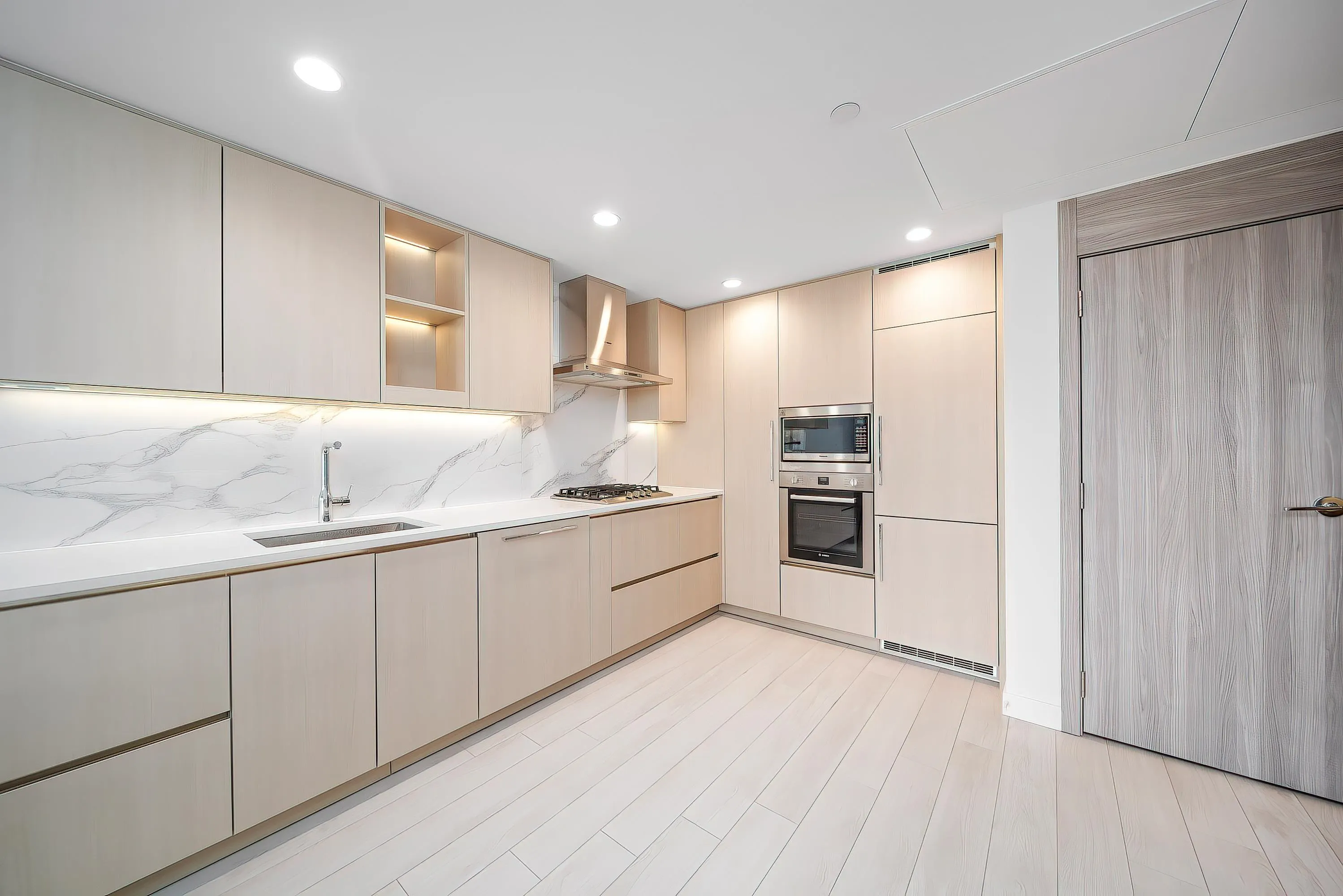 810 4880 Lougheed Highway