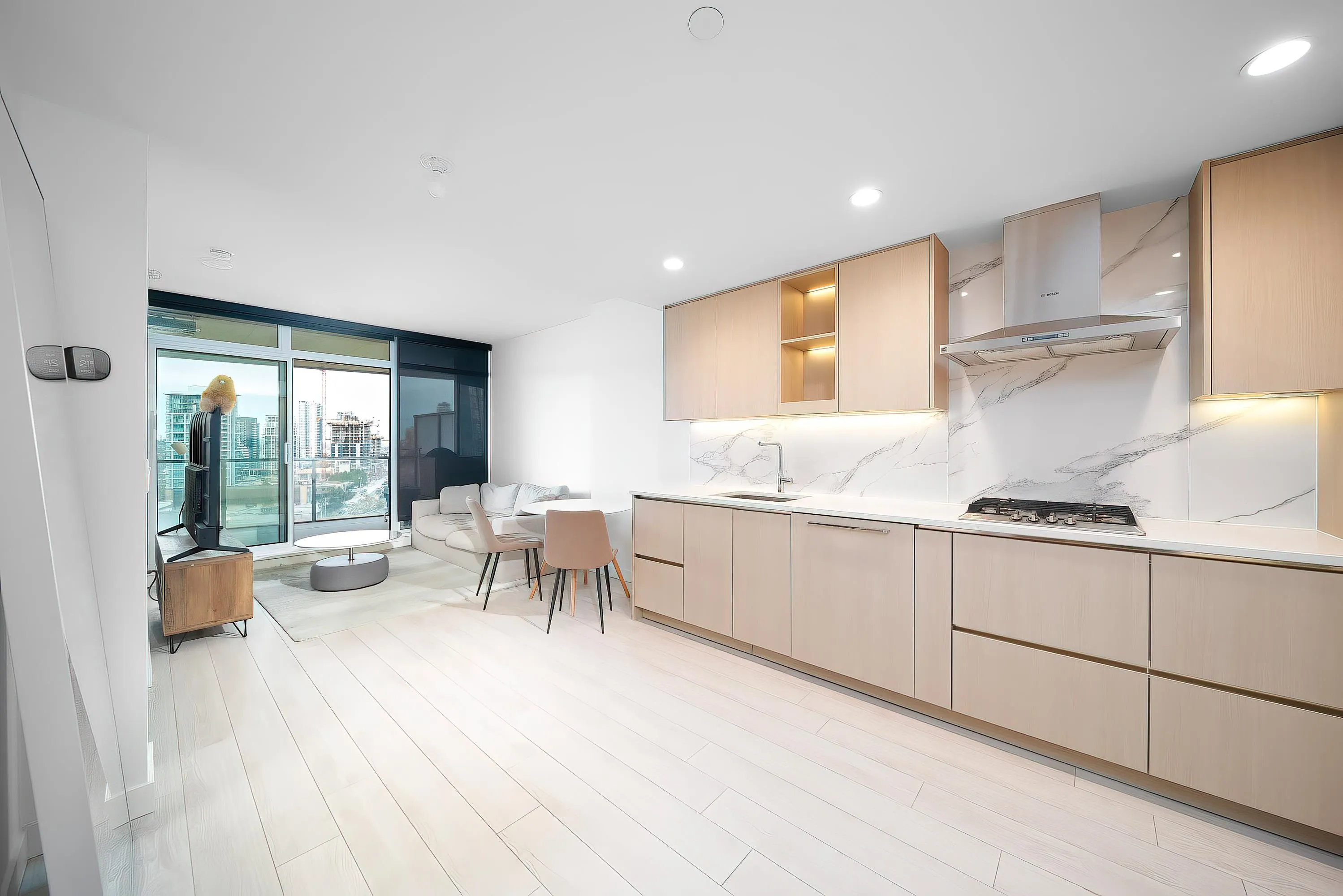 810 4880 Lougheed Highway
