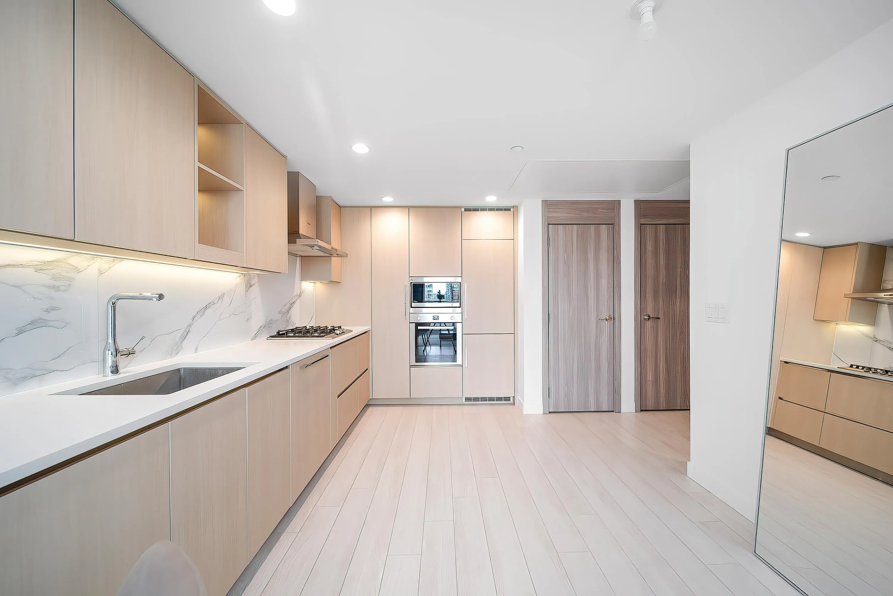 810 4880 Lougheed Highway