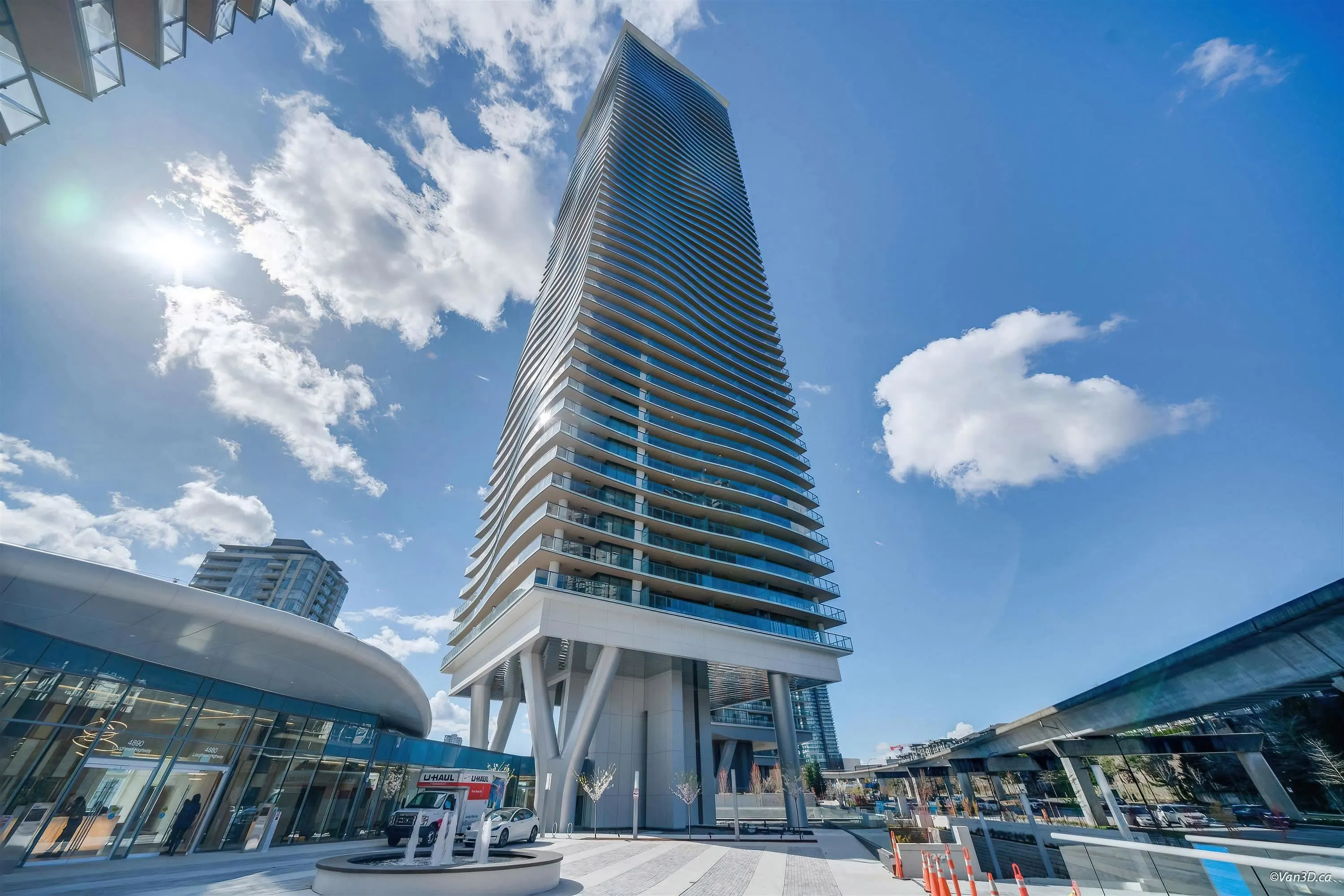 810 4880 Lougheed Highway