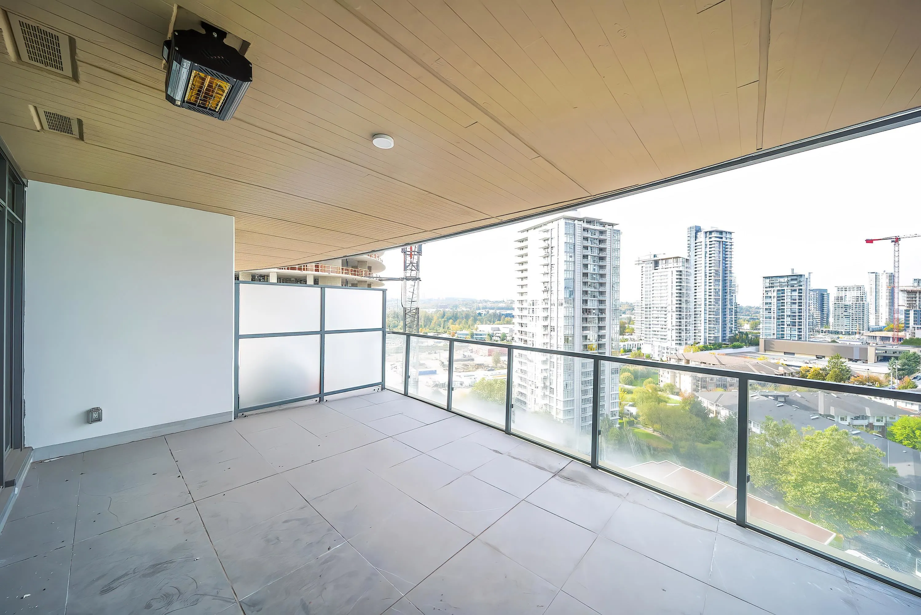 810 4880 Lougheed Highway