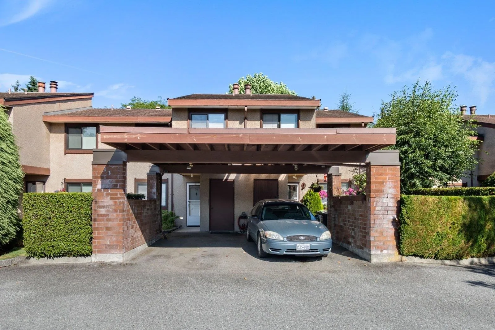 33 11751 King Road