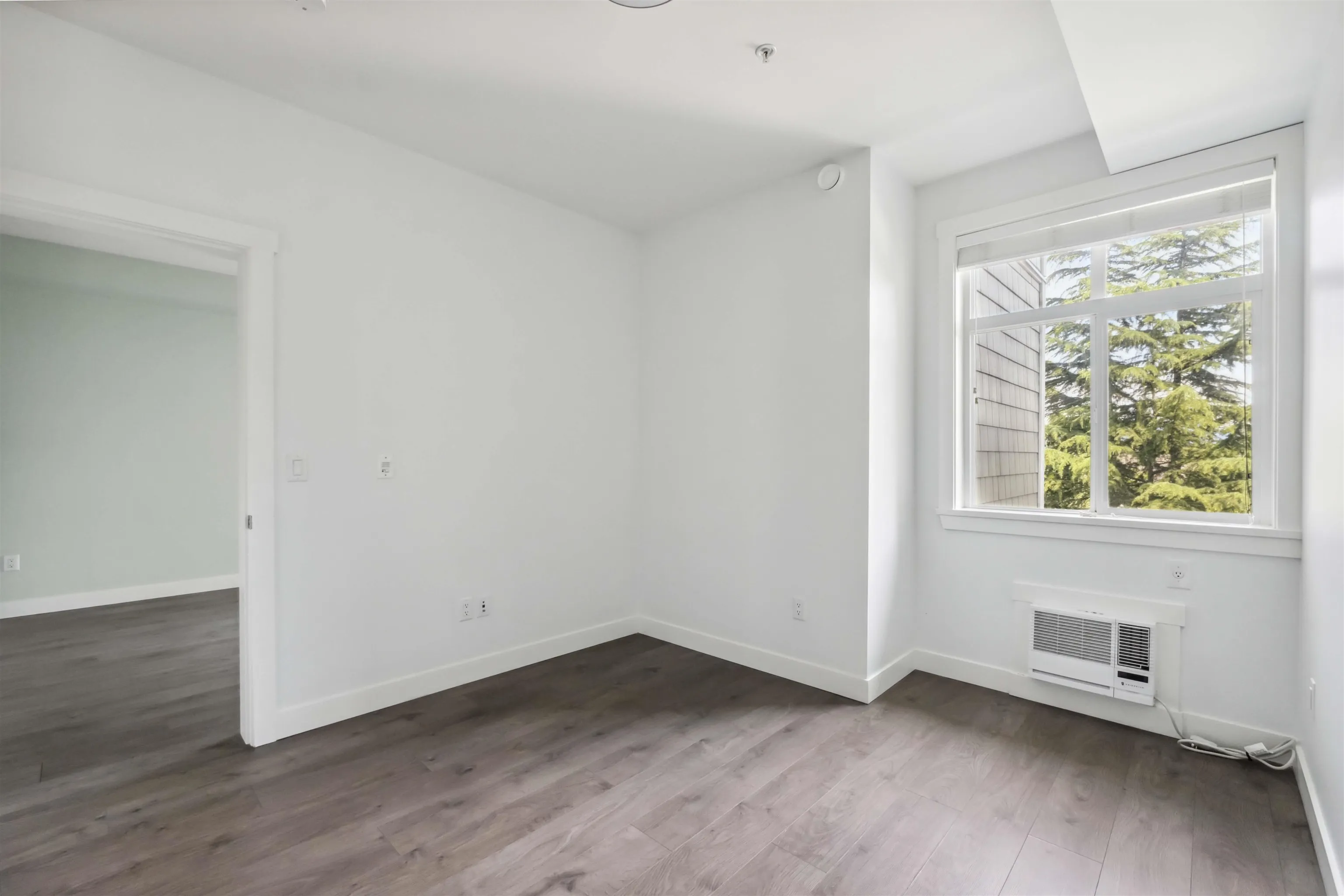419 20686 Eastleigh Crescent
