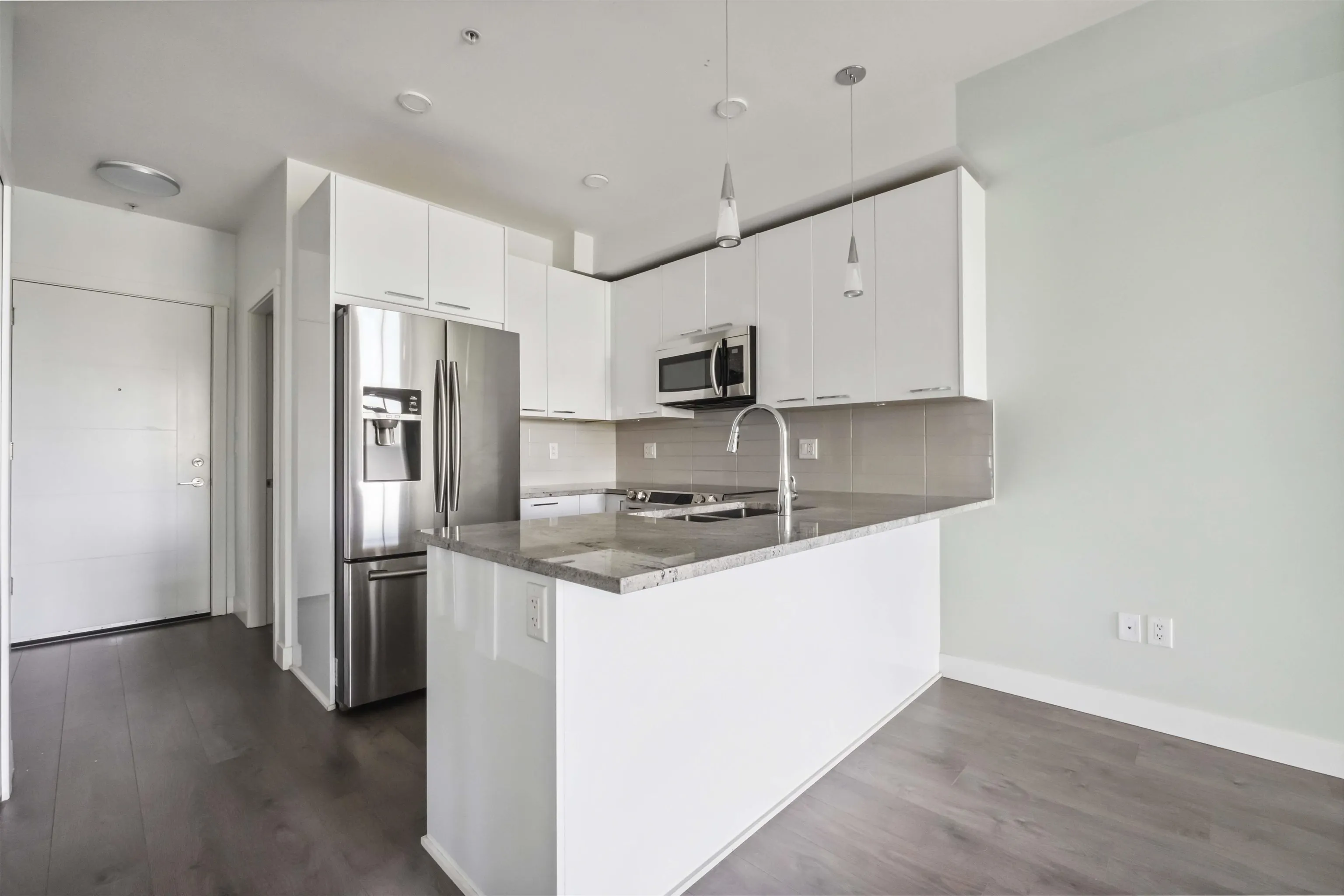 419 20686 Eastleigh Crescent