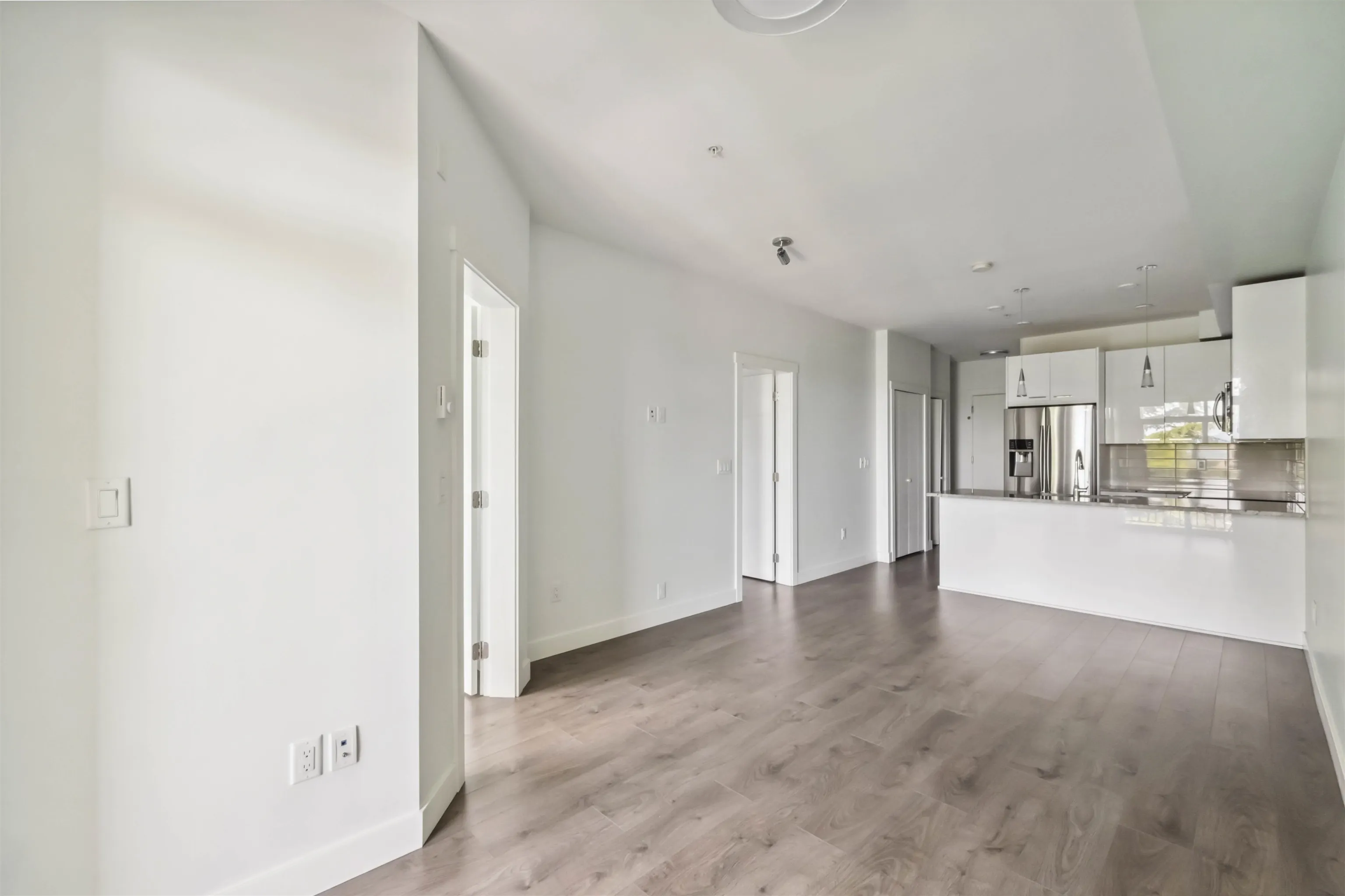 419 20686 Eastleigh Crescent