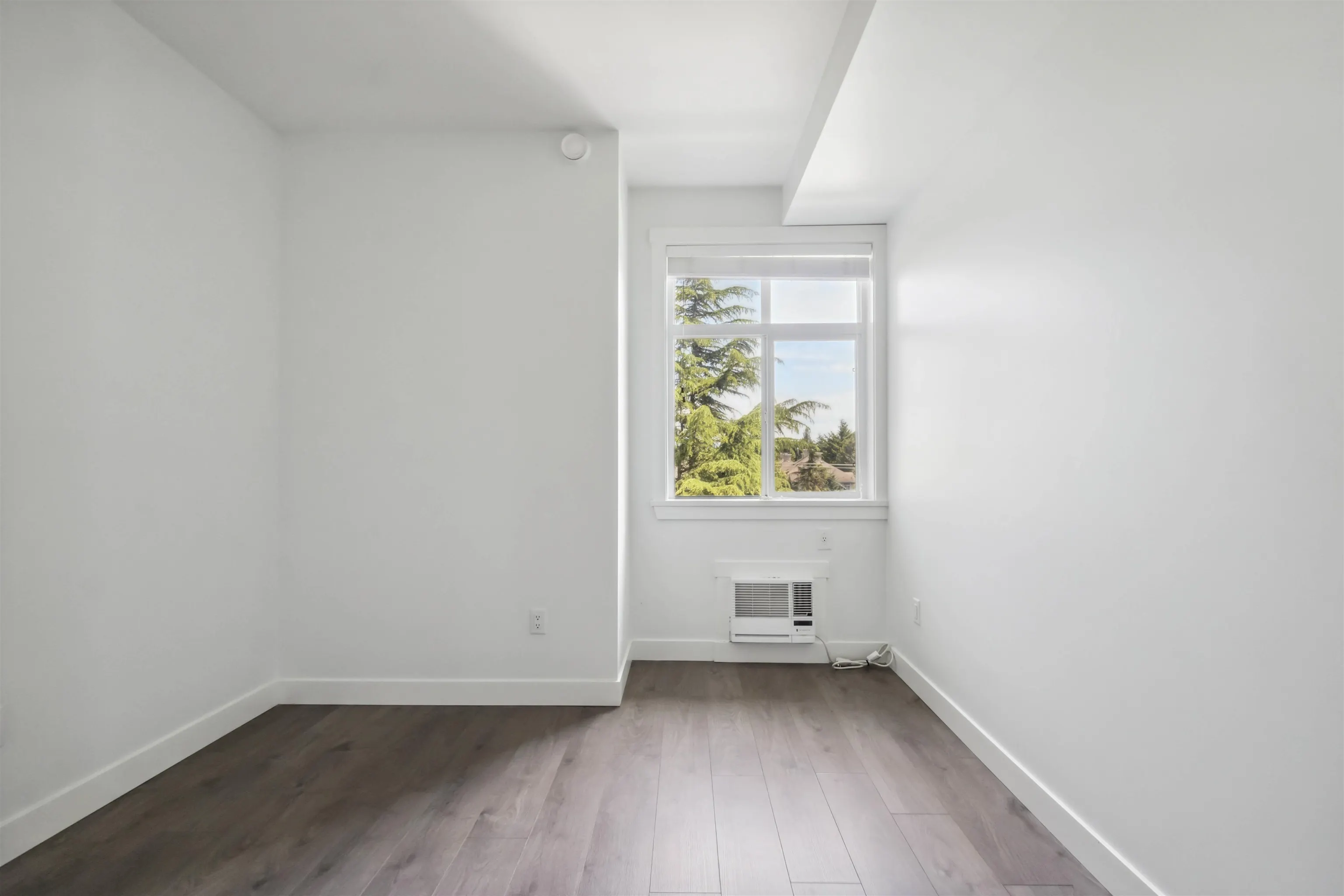 419 20686 Eastleigh Crescent