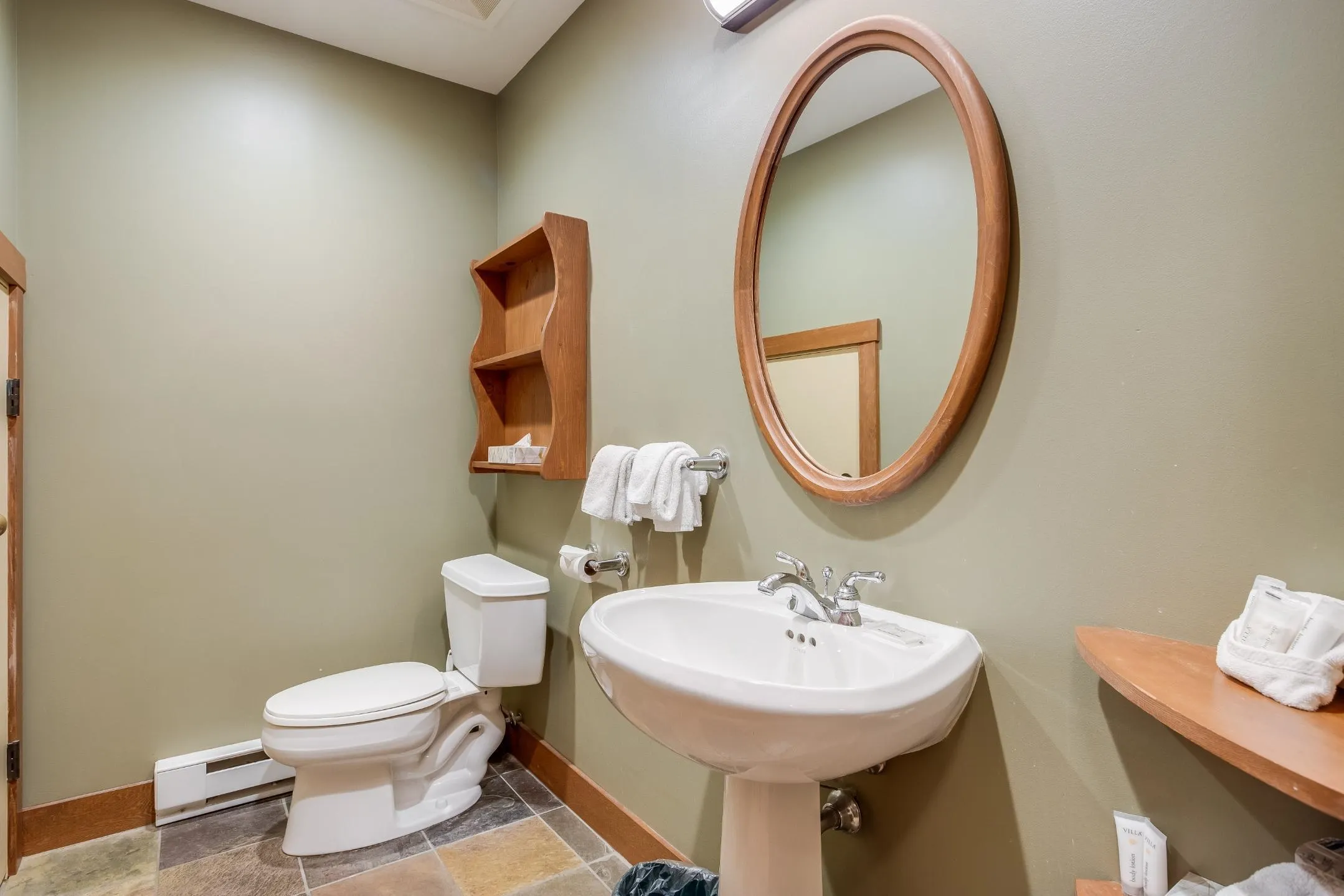 104G 4653 Blackcomb Way
