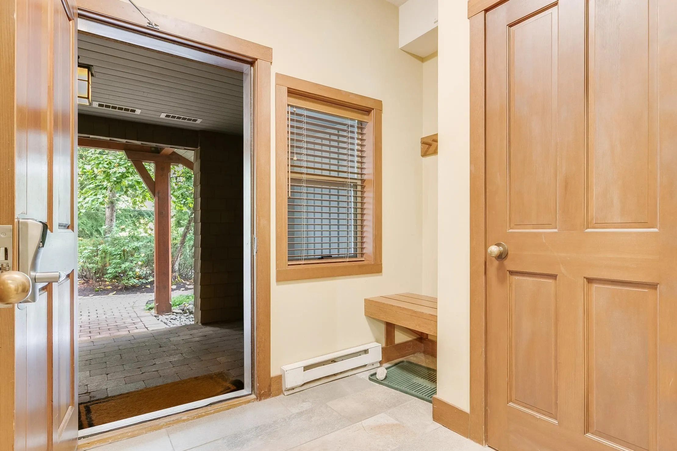 104G 4653 Blackcomb Way