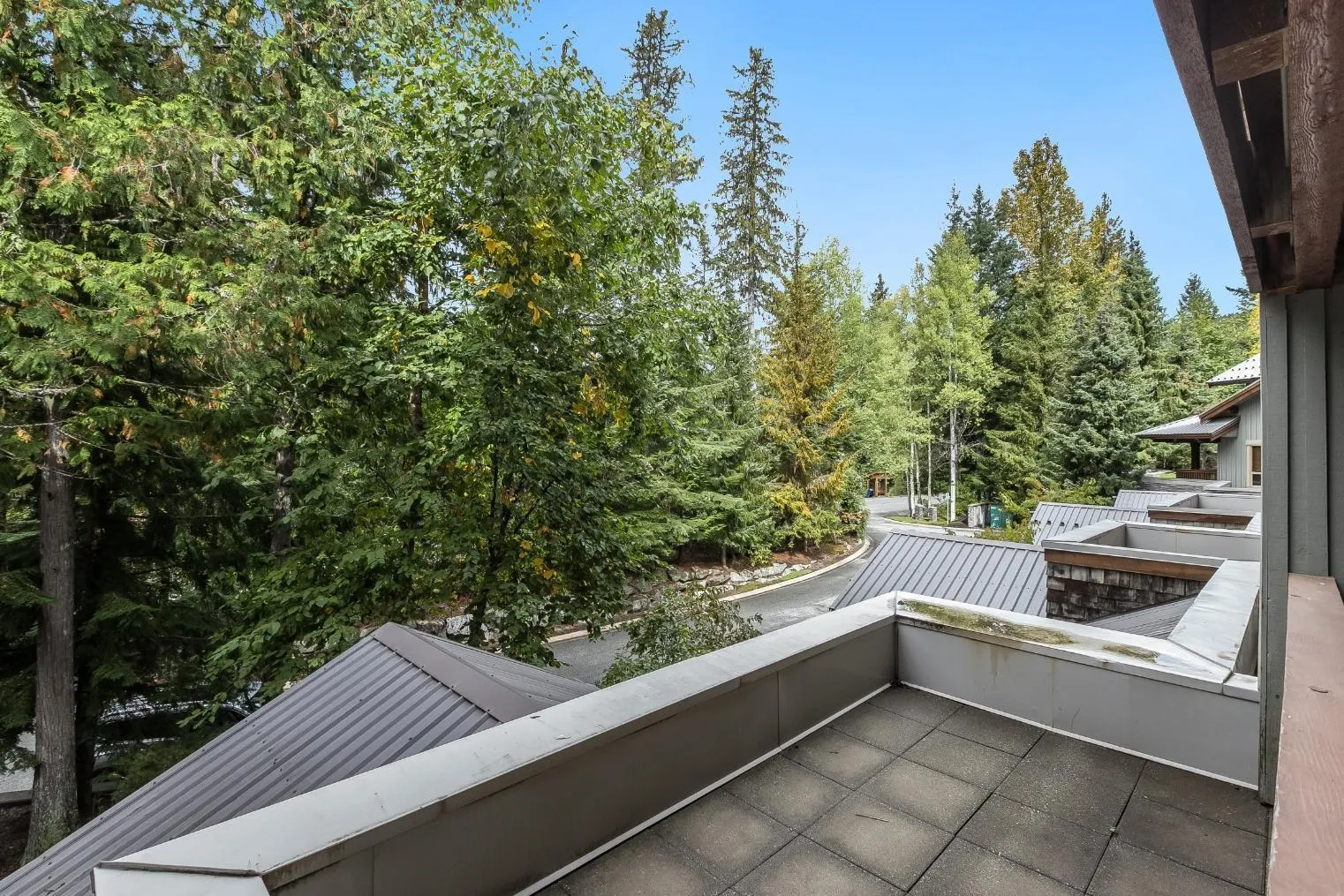 104G 4653 Blackcomb Way