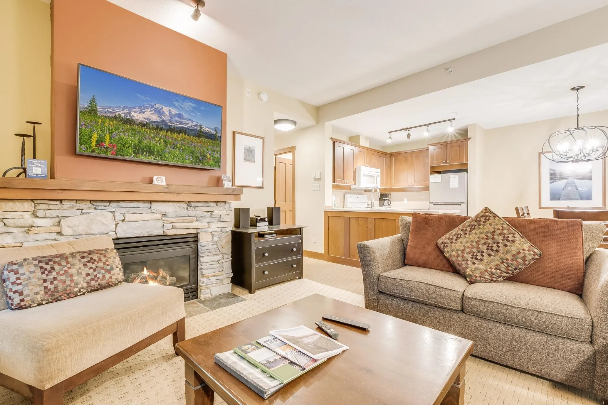 104G 4653 Blackcomb Way