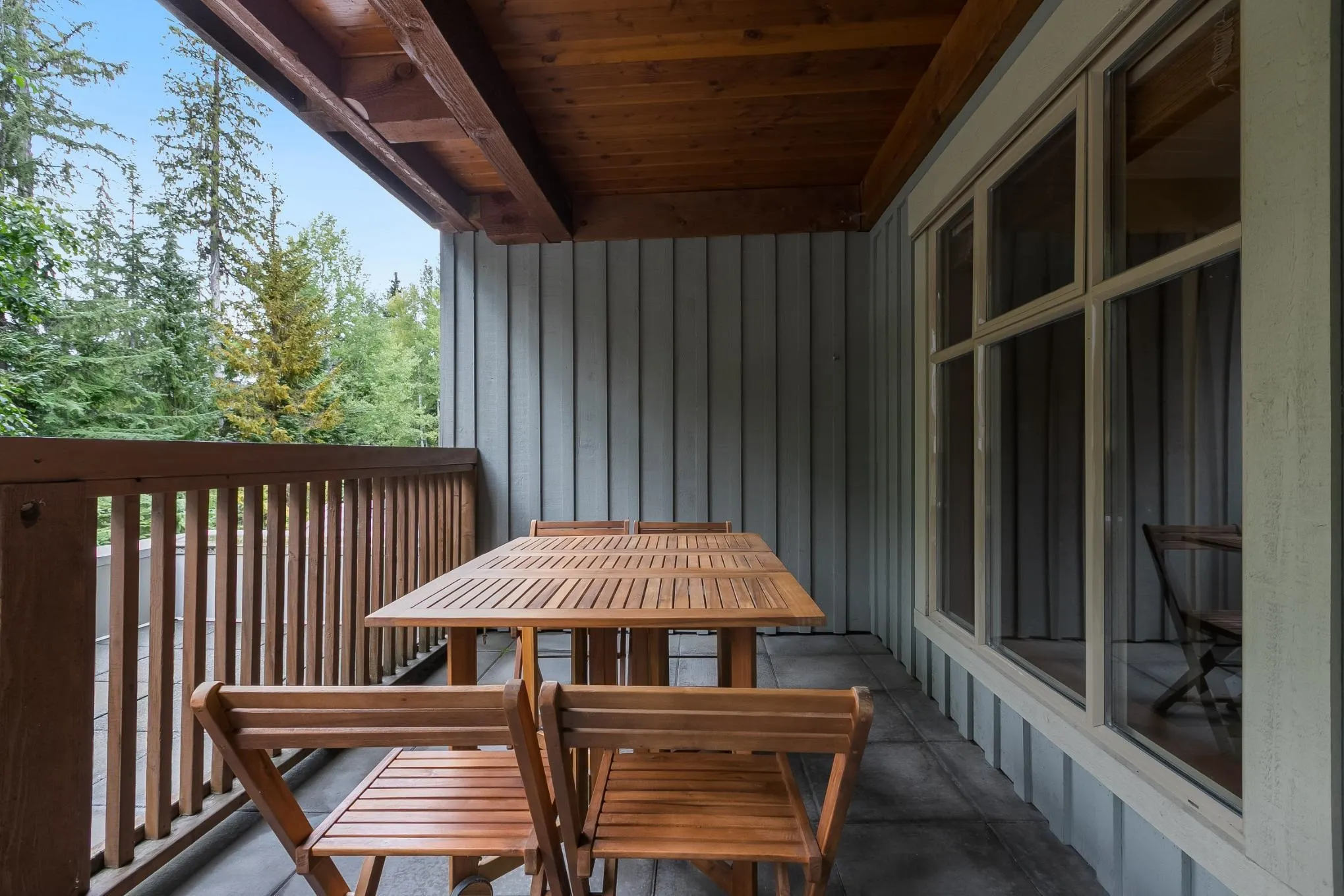 104G 4653 Blackcomb Way