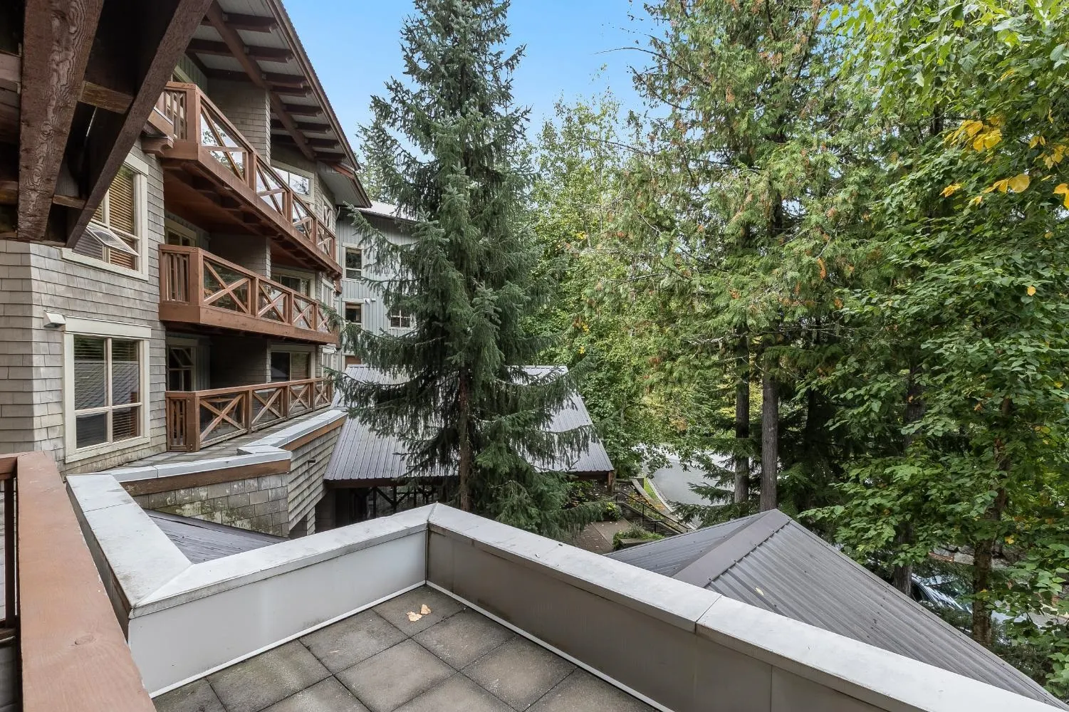 104G 4653 Blackcomb Way