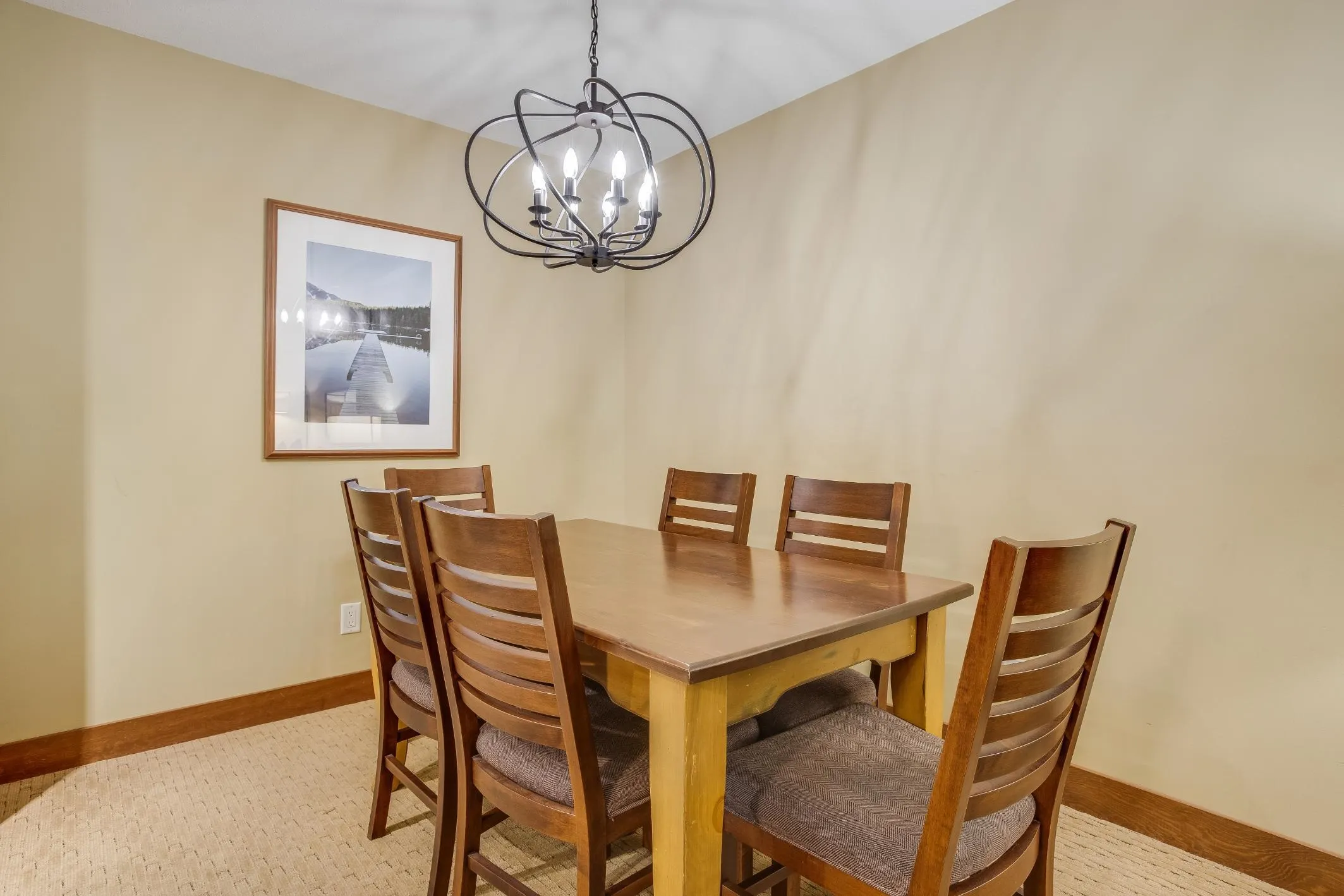 104G 4653 Blackcomb Way