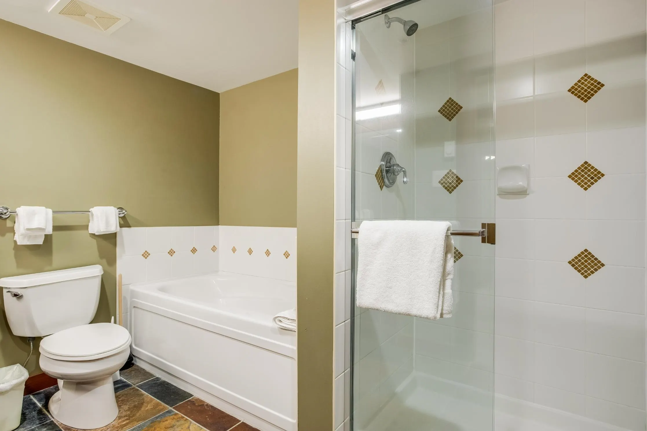 104G 4653 Blackcomb Way