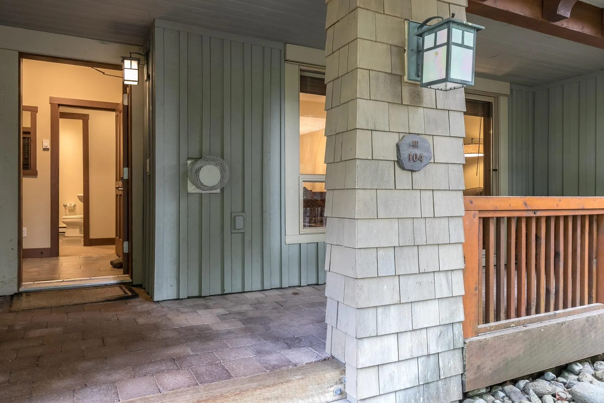 104G 4653 Blackcomb Way