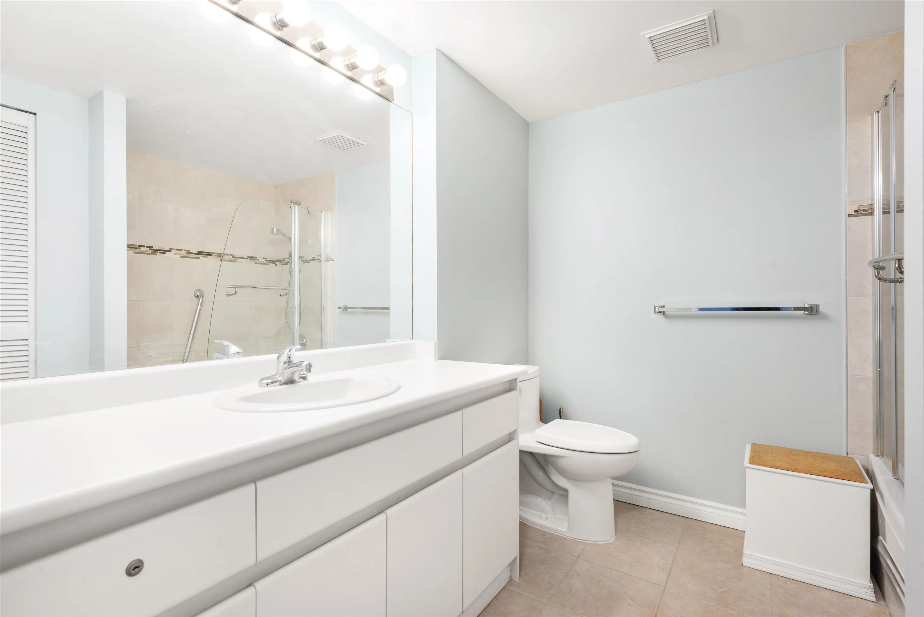 202 410 Carnarvon Street