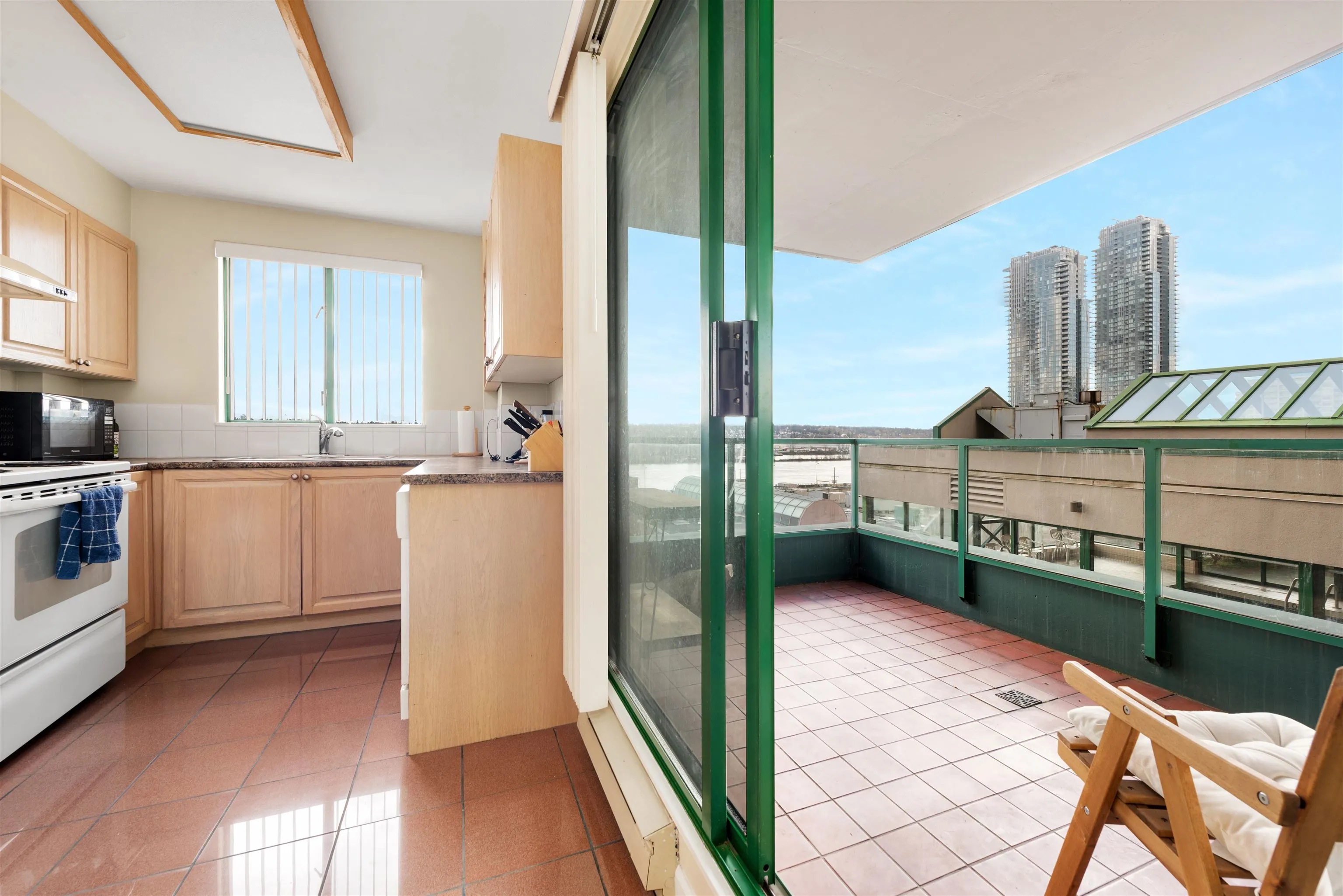 202 410 Carnarvon Street