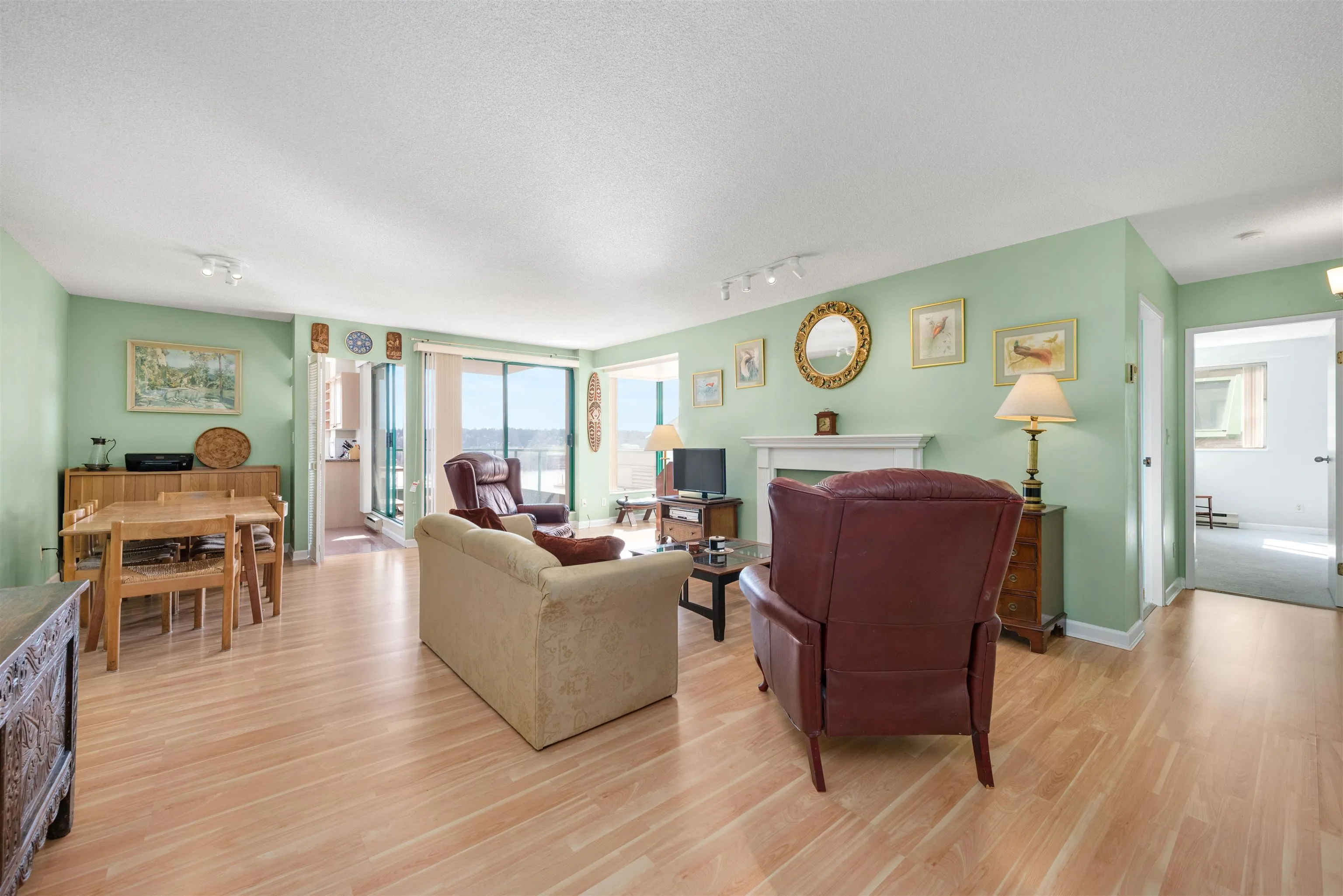 202 410 Carnarvon Street